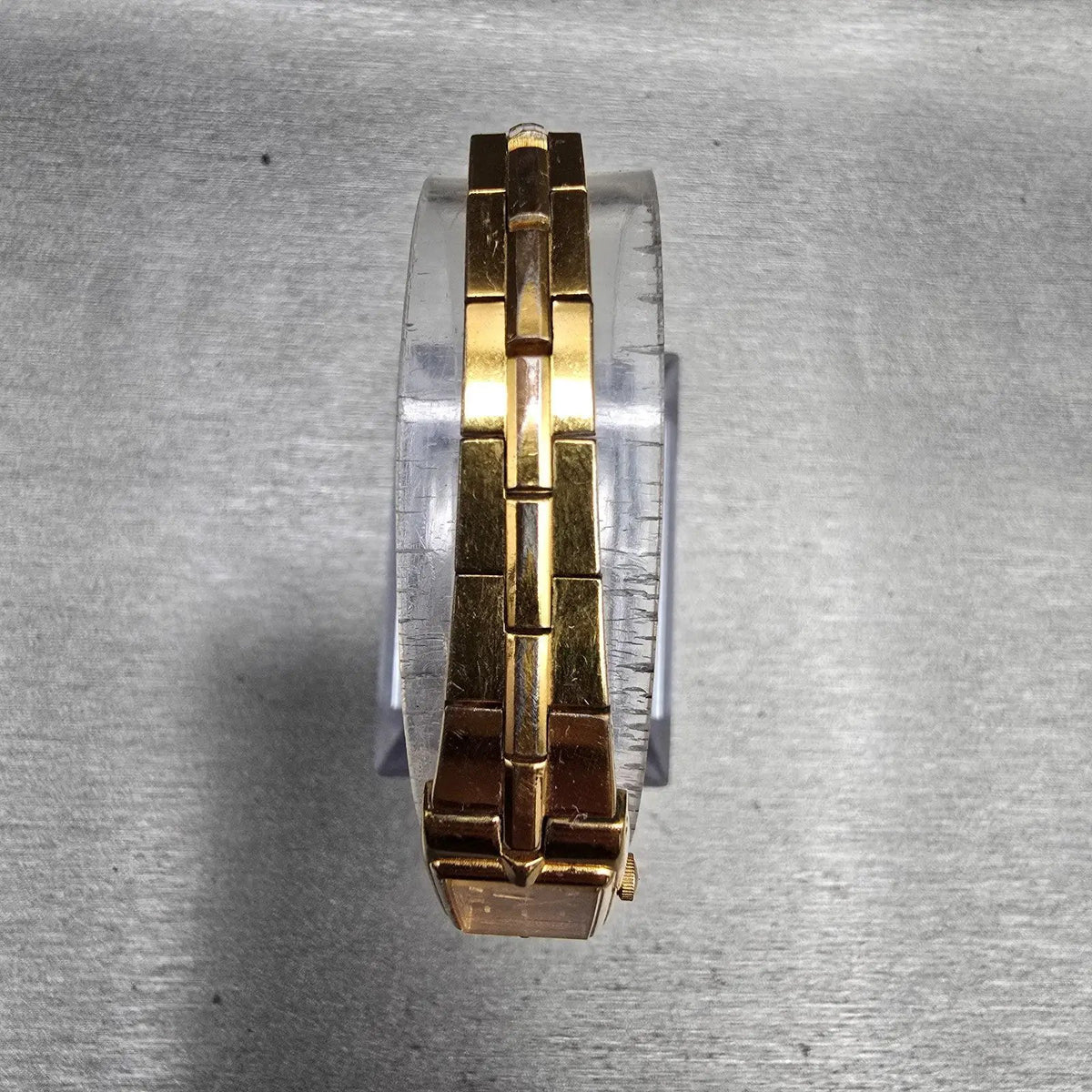 Seiko Tank Watch Women 13mm Gold Dial Gold Tone Rectangle 2E20-7479 New Battery54