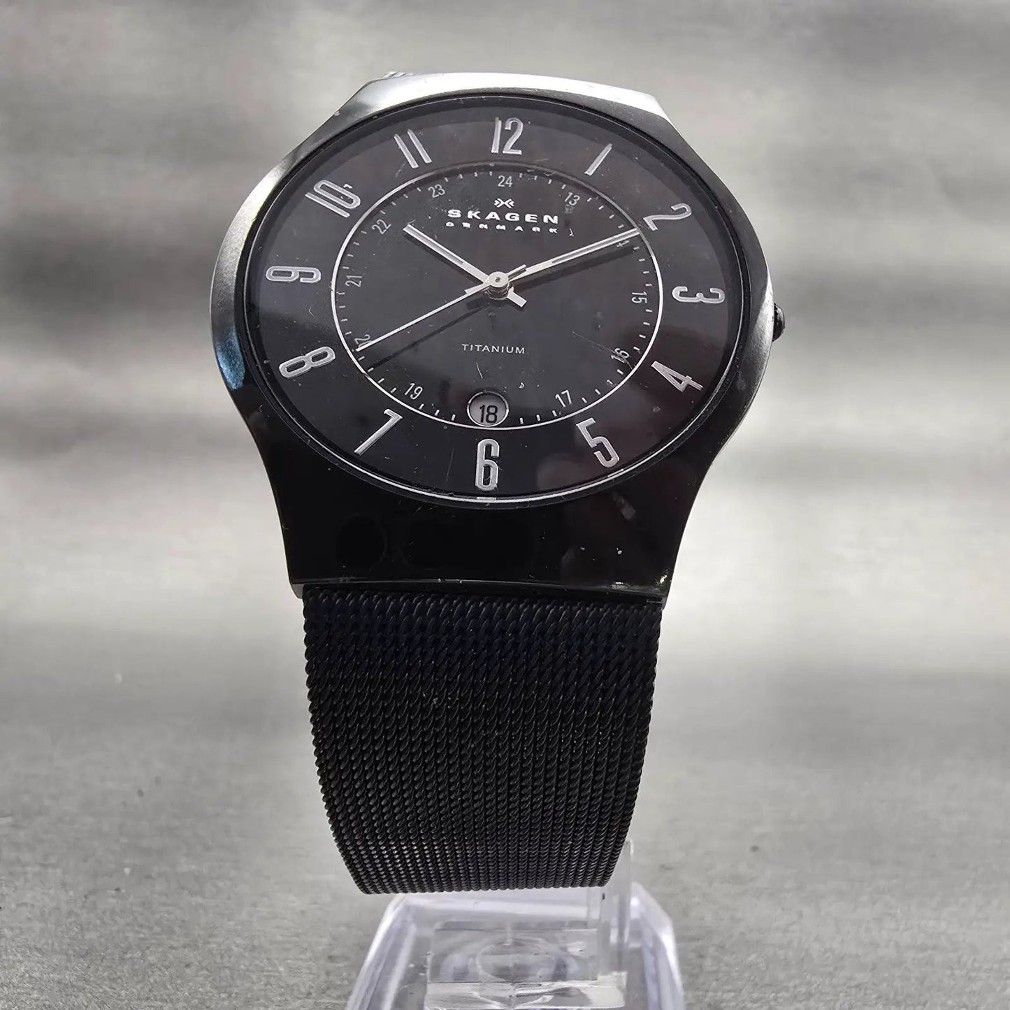 Skagen Denmark Watch Men 37mm Black Dial Titanium Date Round 233XLTMB New Batt5