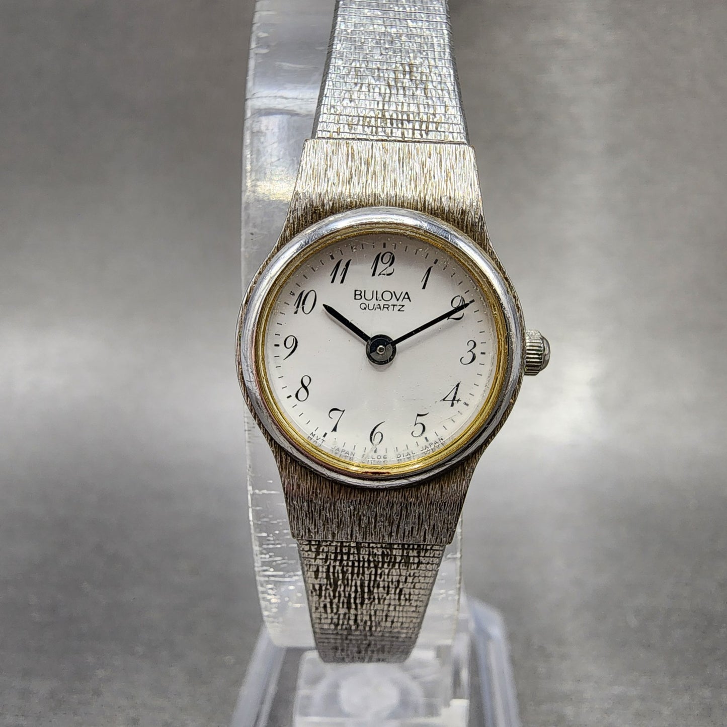 Bulova Watch Women 18mm White Dial Silver Tone Round 91L06 New Battery0