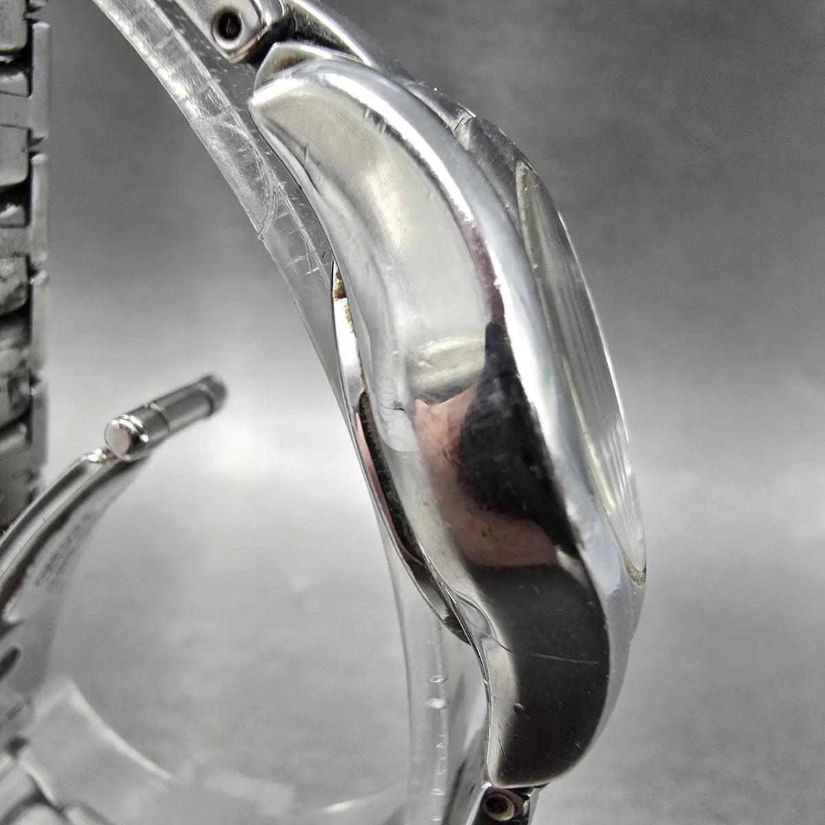 Citizen Eco-Drive Watch Women 25mm Black Dial Silver Date E011-S015502 Runs JP63