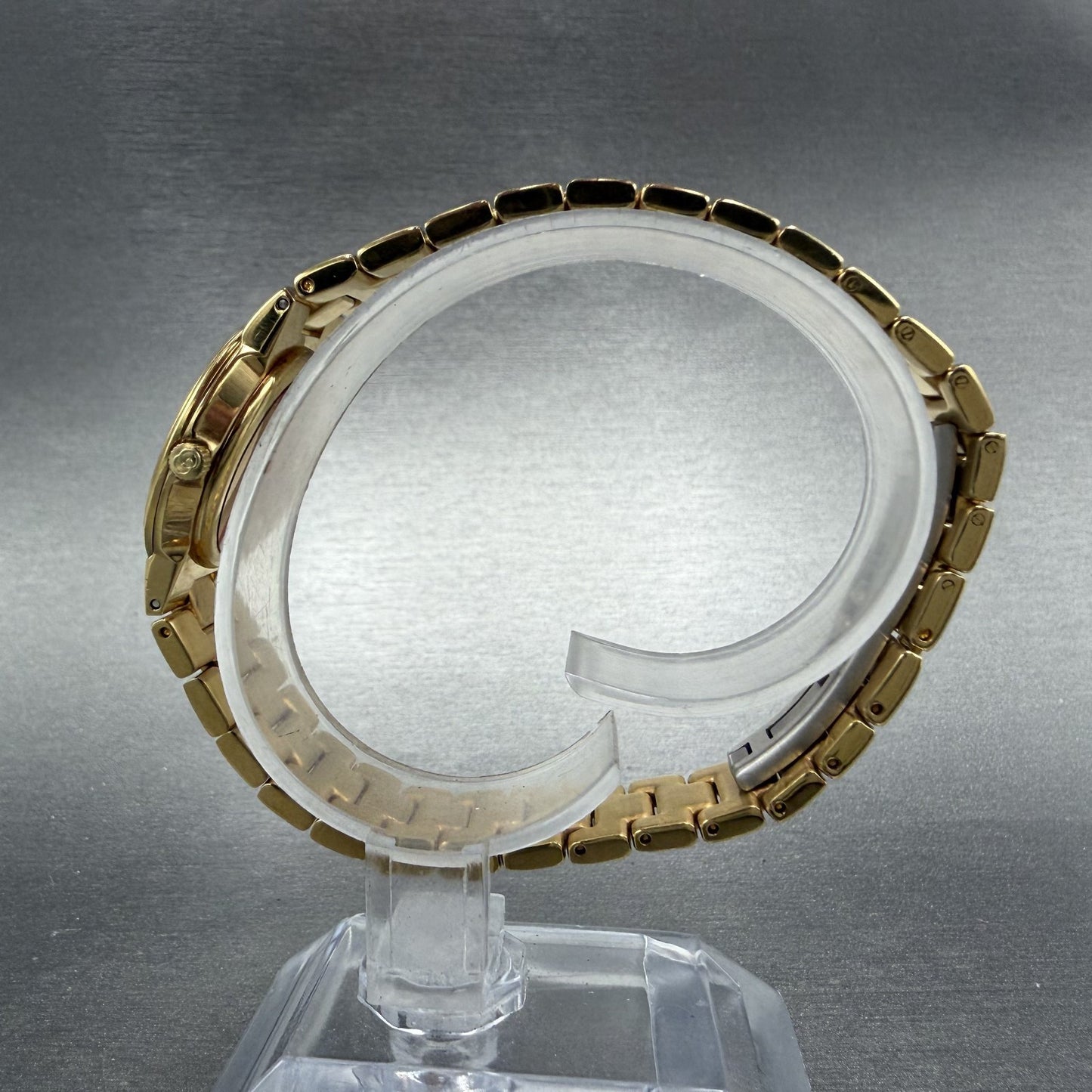 Gucci 3300L Watch Women 26mm Black Dial Gold Plated Round New Battery Vintage6