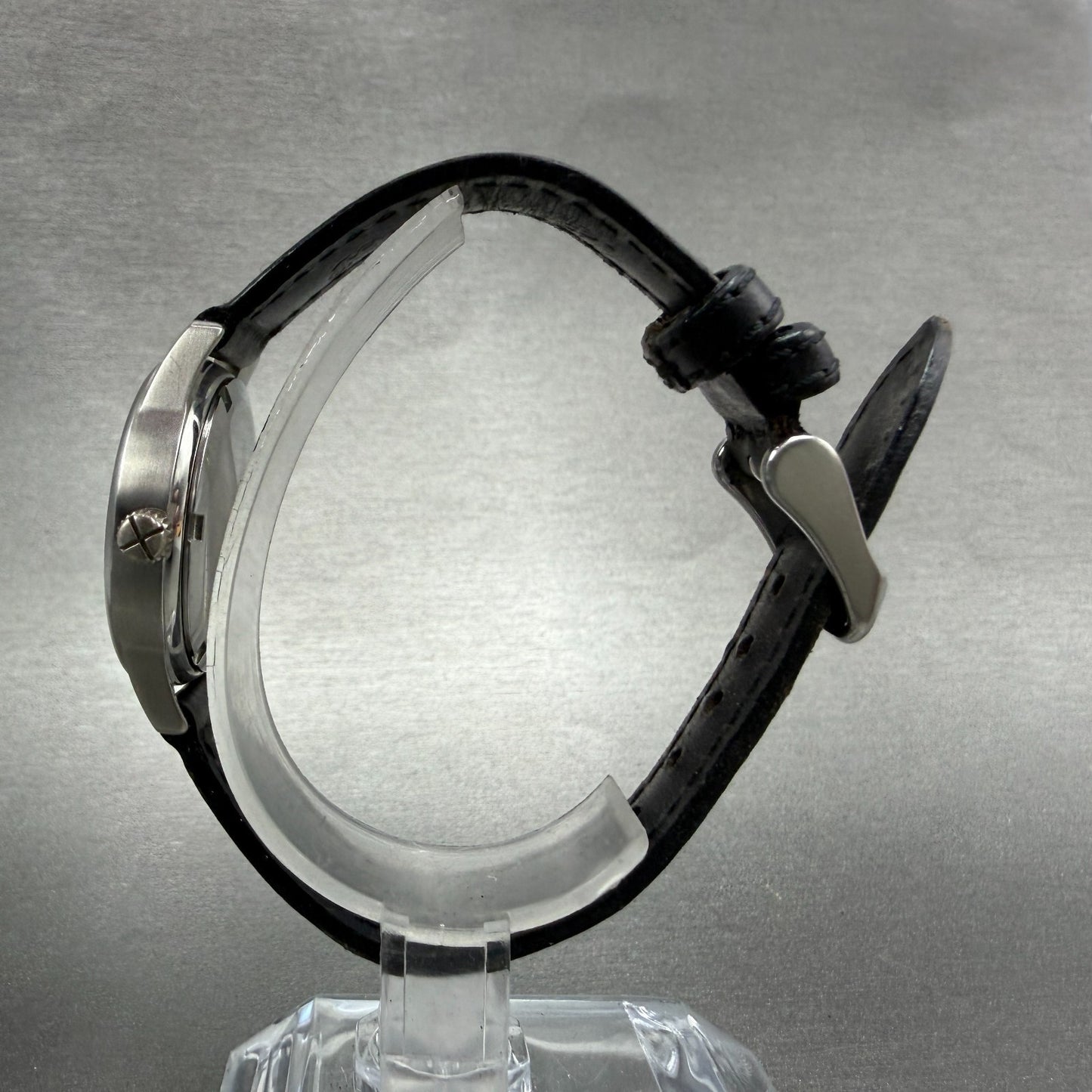 Eddie Bauer Watch Women 29mm Black Dial Silver Tone Date Round New battery6