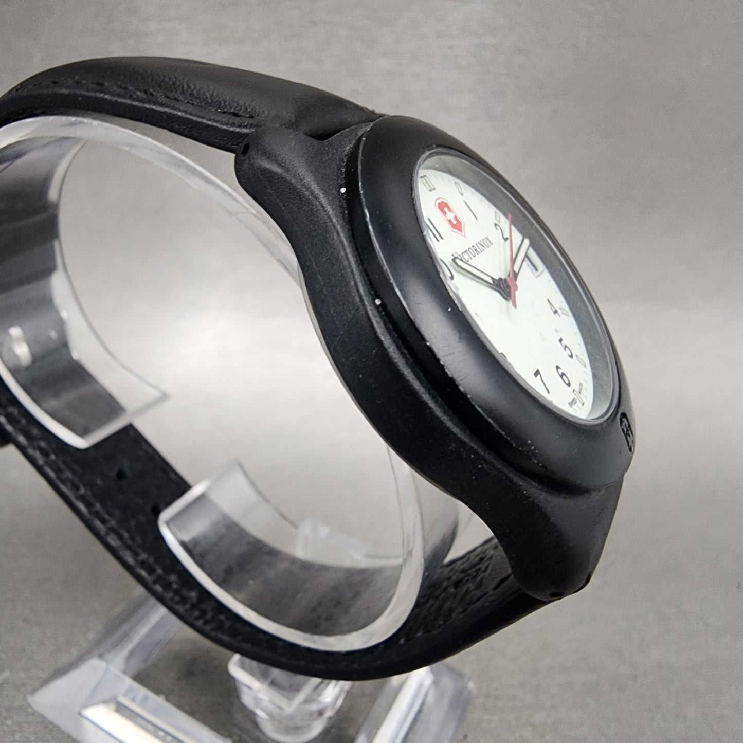 Victorinox  Swiss Army Watch Men 37mm White Dial Black Tone Date Round New Batt3