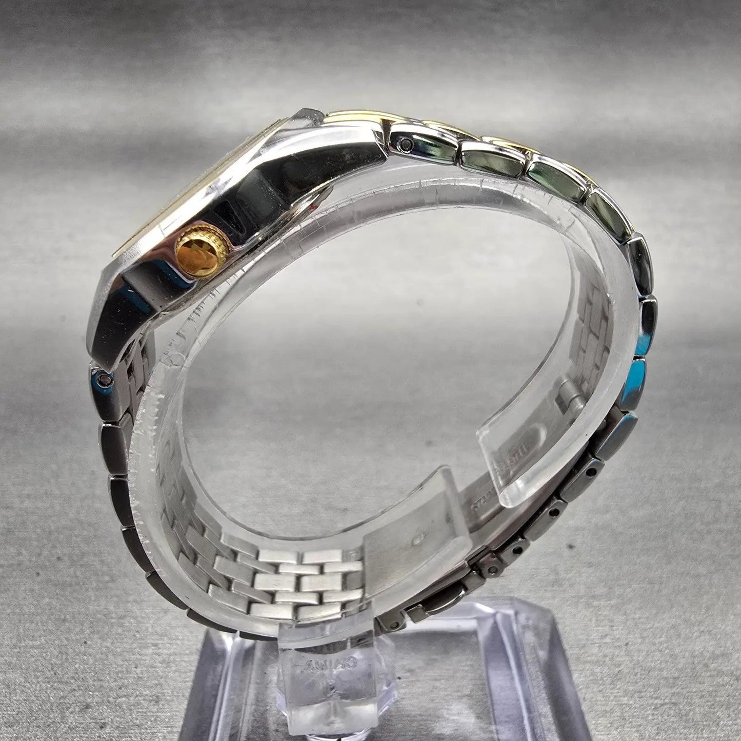 Bulova Watch Women 26mm Silver Dial Two Tone Round 98L138 New Battery Bracelet6