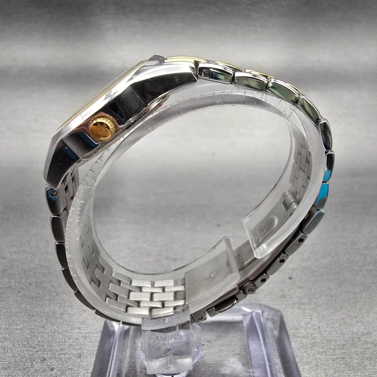 Bulova Watch Women 26mm Silver Dial Two Tone Round 98L138 New Battery Bracelet6