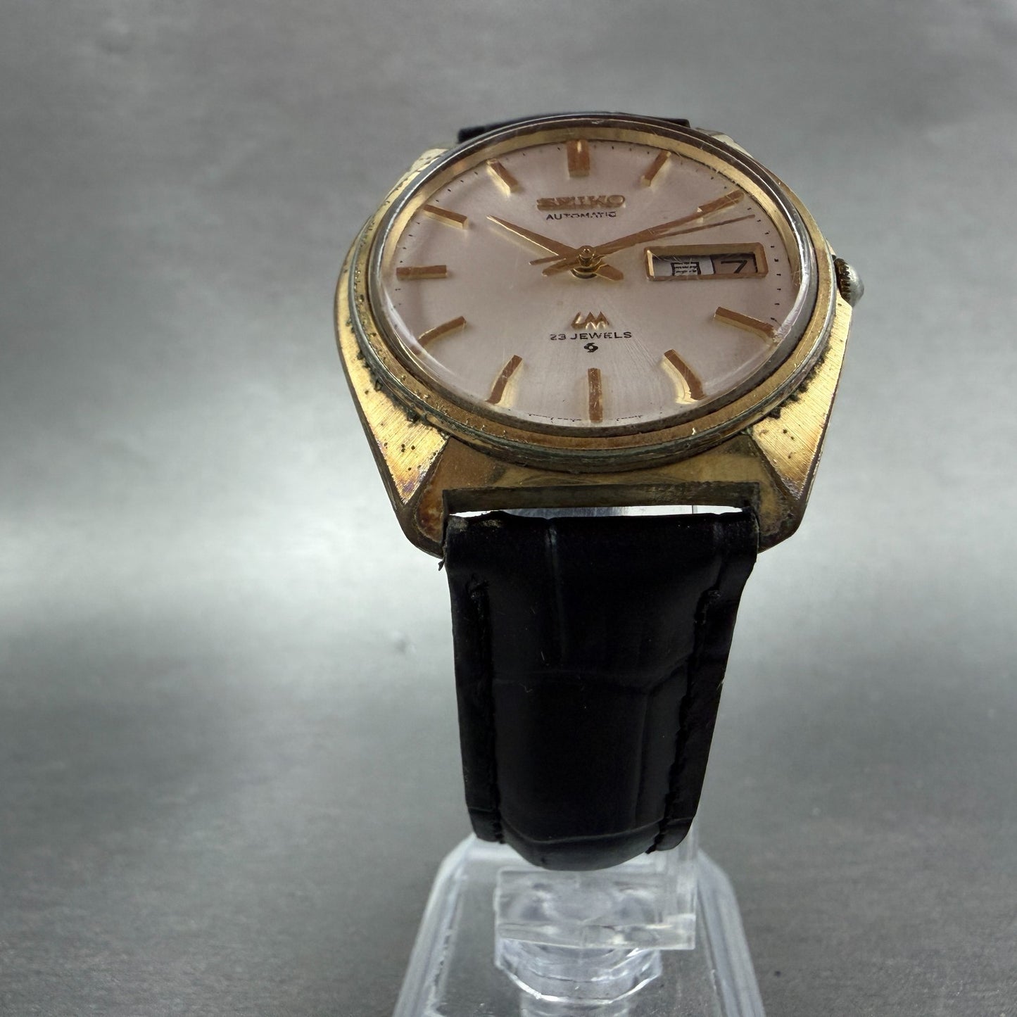 Seiko Lordmatic Watch Men 36mm Silver Dial Gold Tone Daydate 5606-7000 Runs VTG35