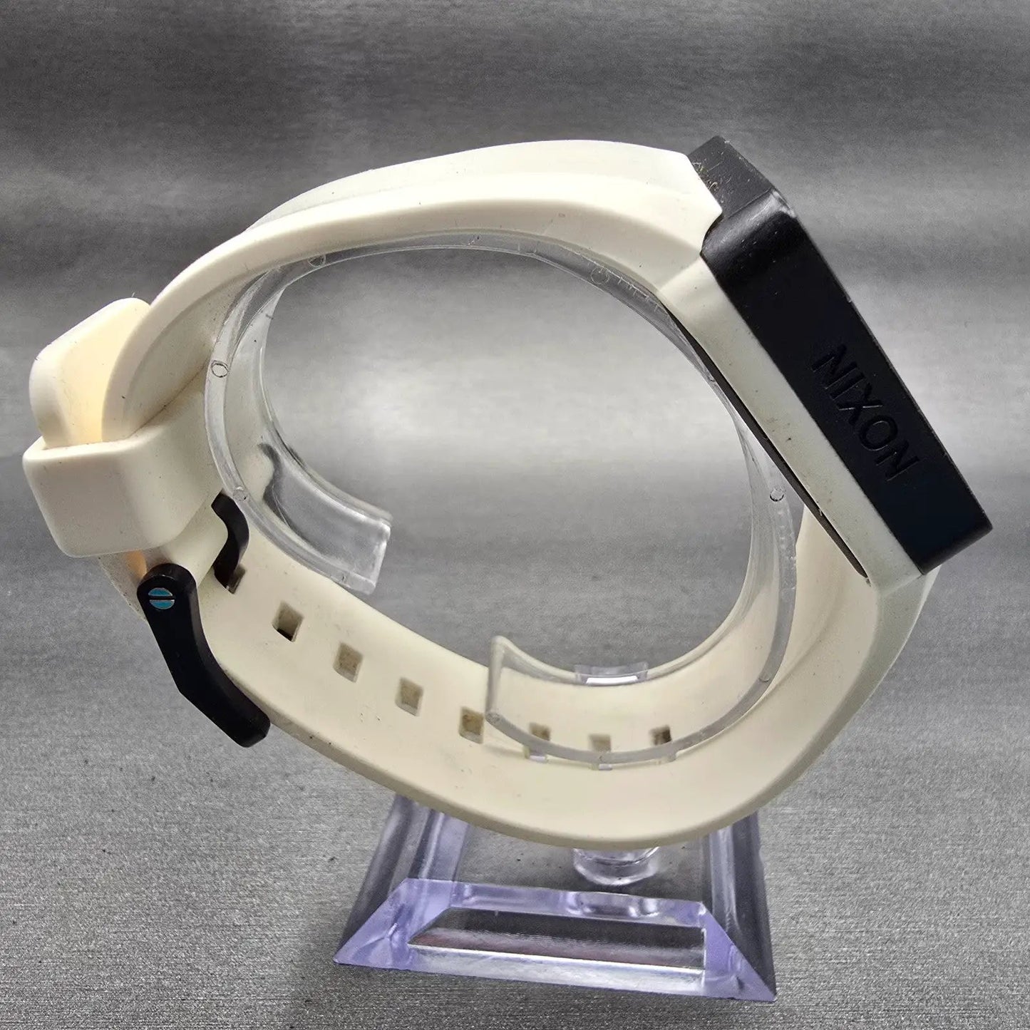Nixon The Newton Watch Men 38mm White Dial Black Tone Square New Battery9