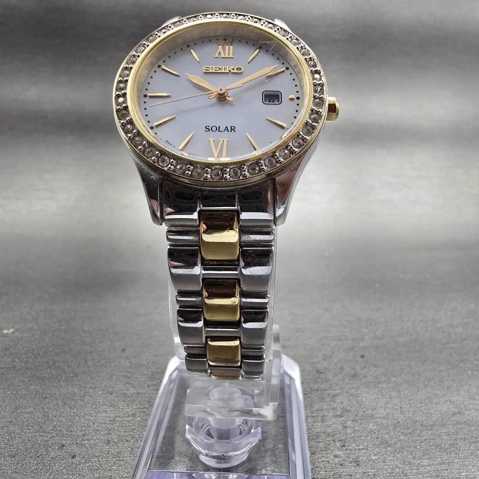 Seiko Solar Watch Women 28mm MOP Dial Two Tone Date Gemmed Round V137-0AA0 Works5