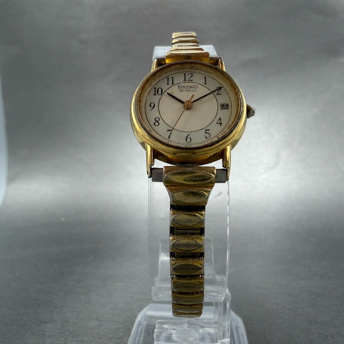 Seiko Watch Women 22mm White Dial Gold Tone Date Round 3Y02-0B19 New Battery5