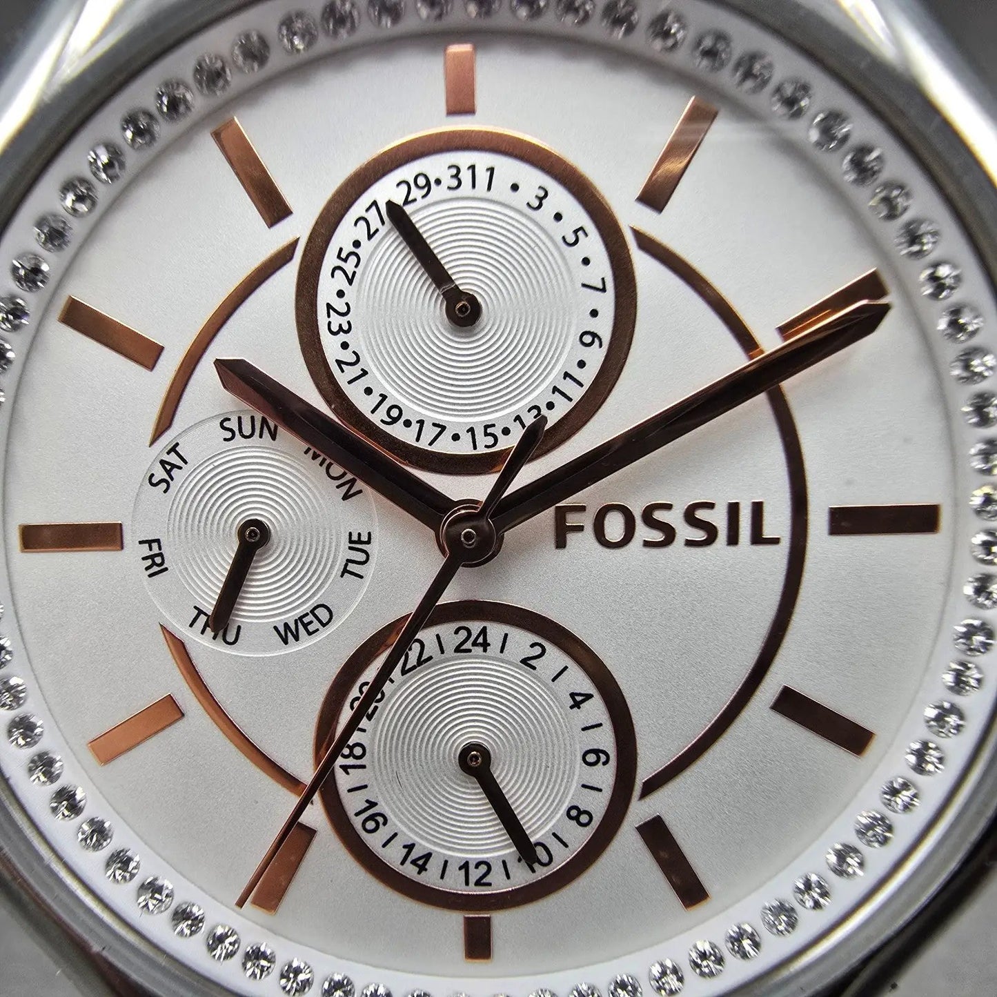 Fossil Watch Women 40mm White Dial Silver Tone Daydate Round BQ3199 New Battery1