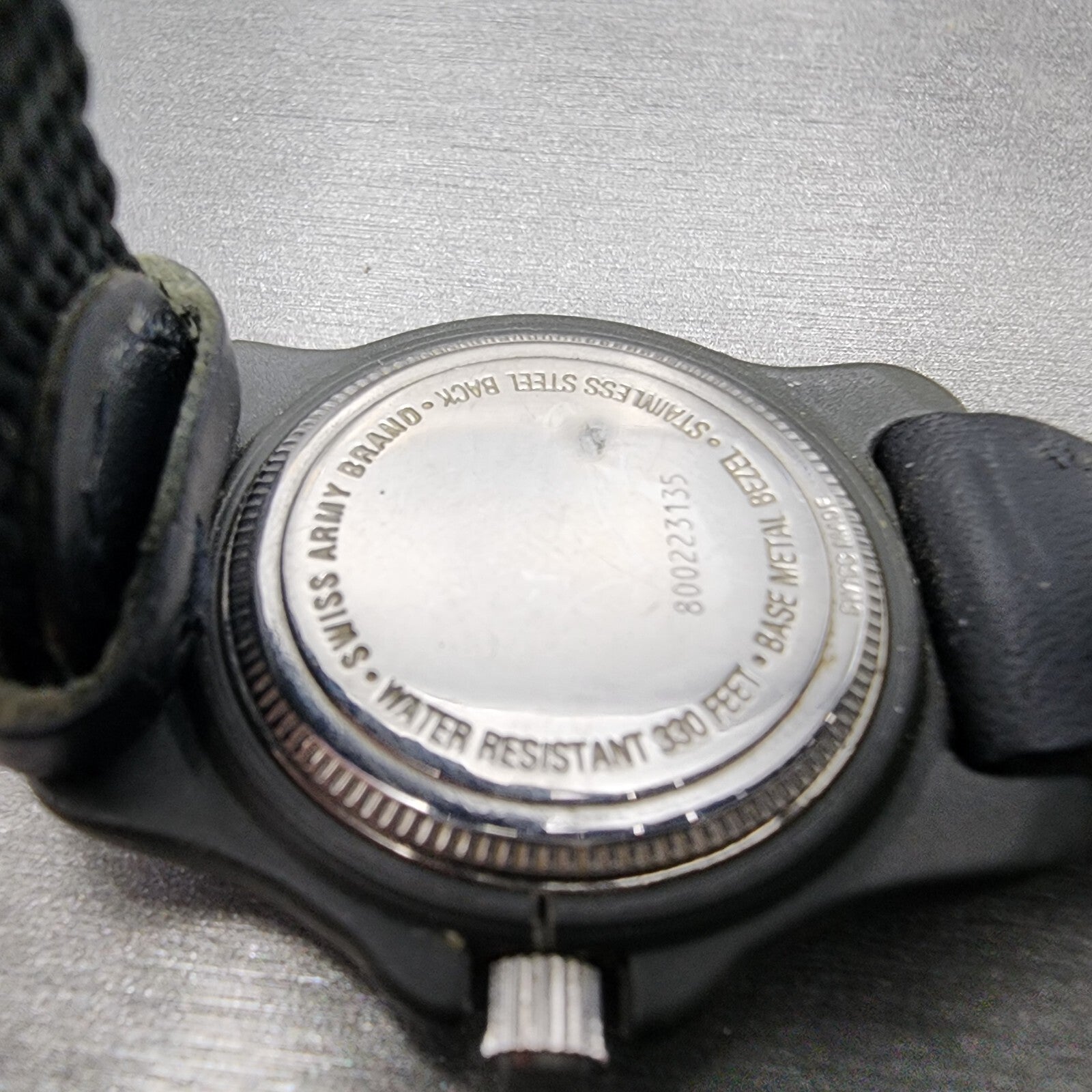 Vistorinox Swiss Army Watch Women 33mm White Dial Black Tone Date READ!! New Bat9