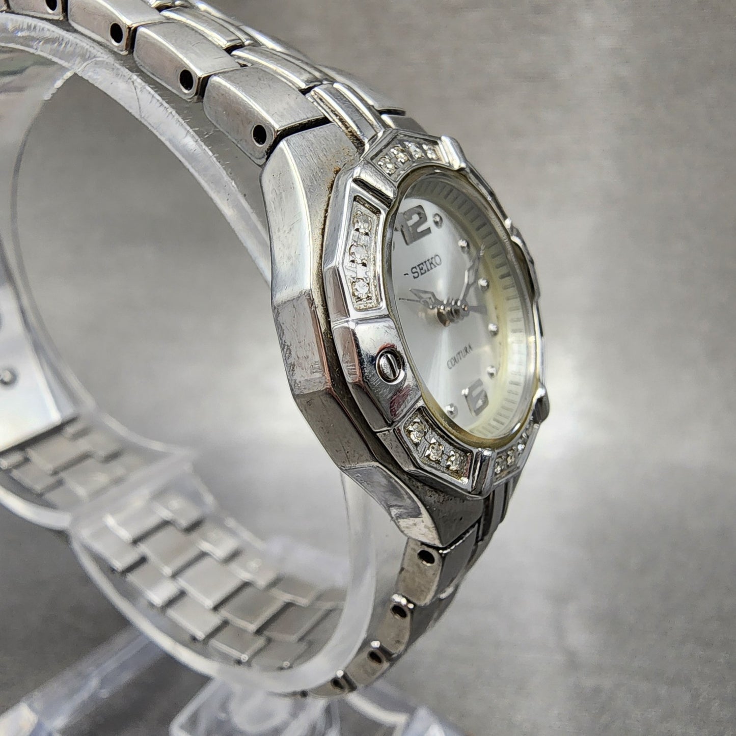 Seiko Coutura Watch Women 23mm Silver Dial Silver Tone 1n010le0 New Battery3
