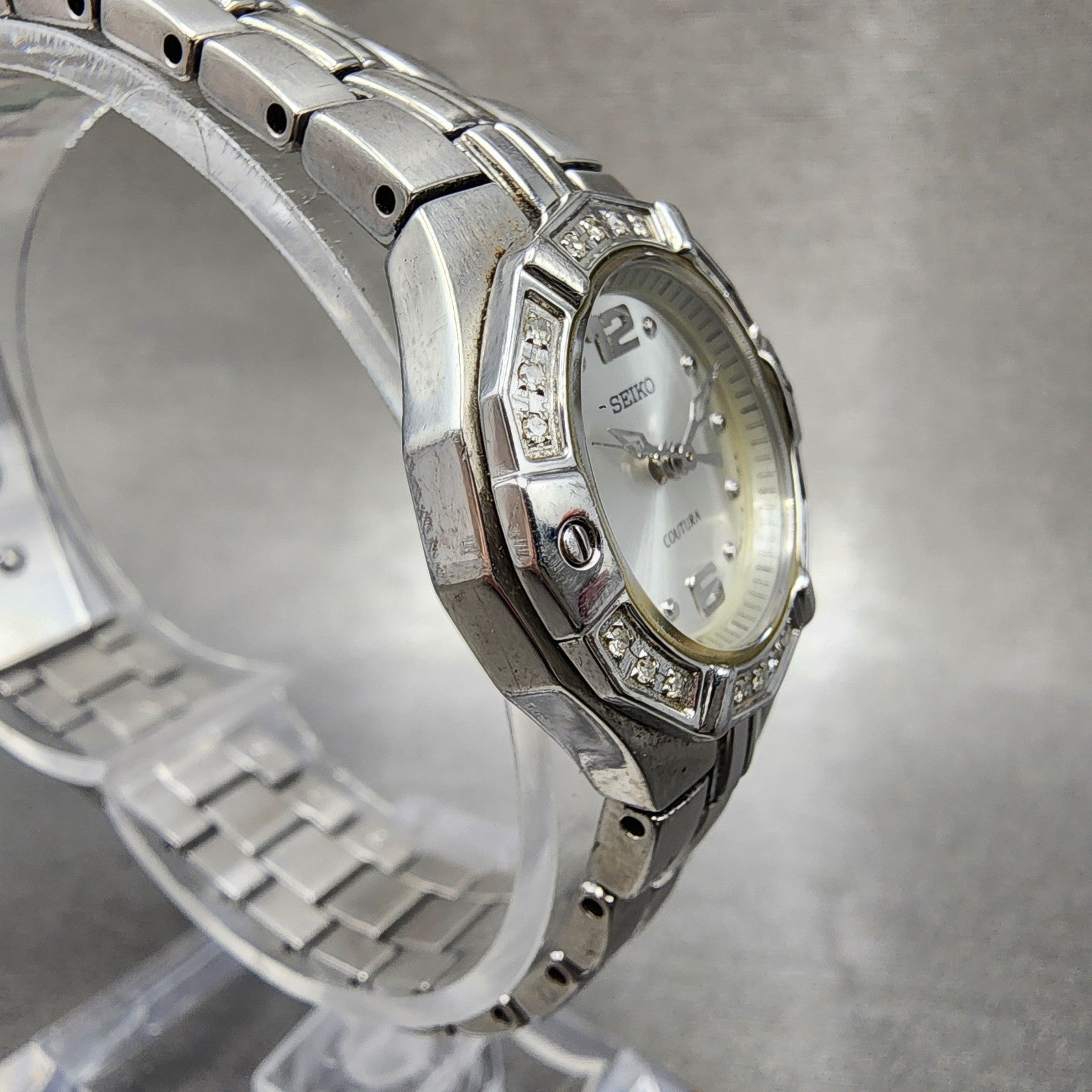 Seiko Coutura Watch Women 23mm Silver Dial Silver Tone 1n010le0 New Battery3