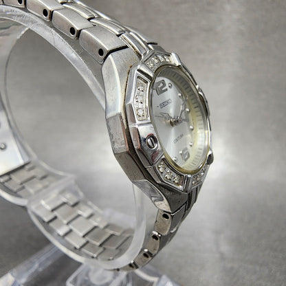 Seiko Coutura Watch Women 23mm Silver Dial Silver Tone 1n010le0 New Battery3