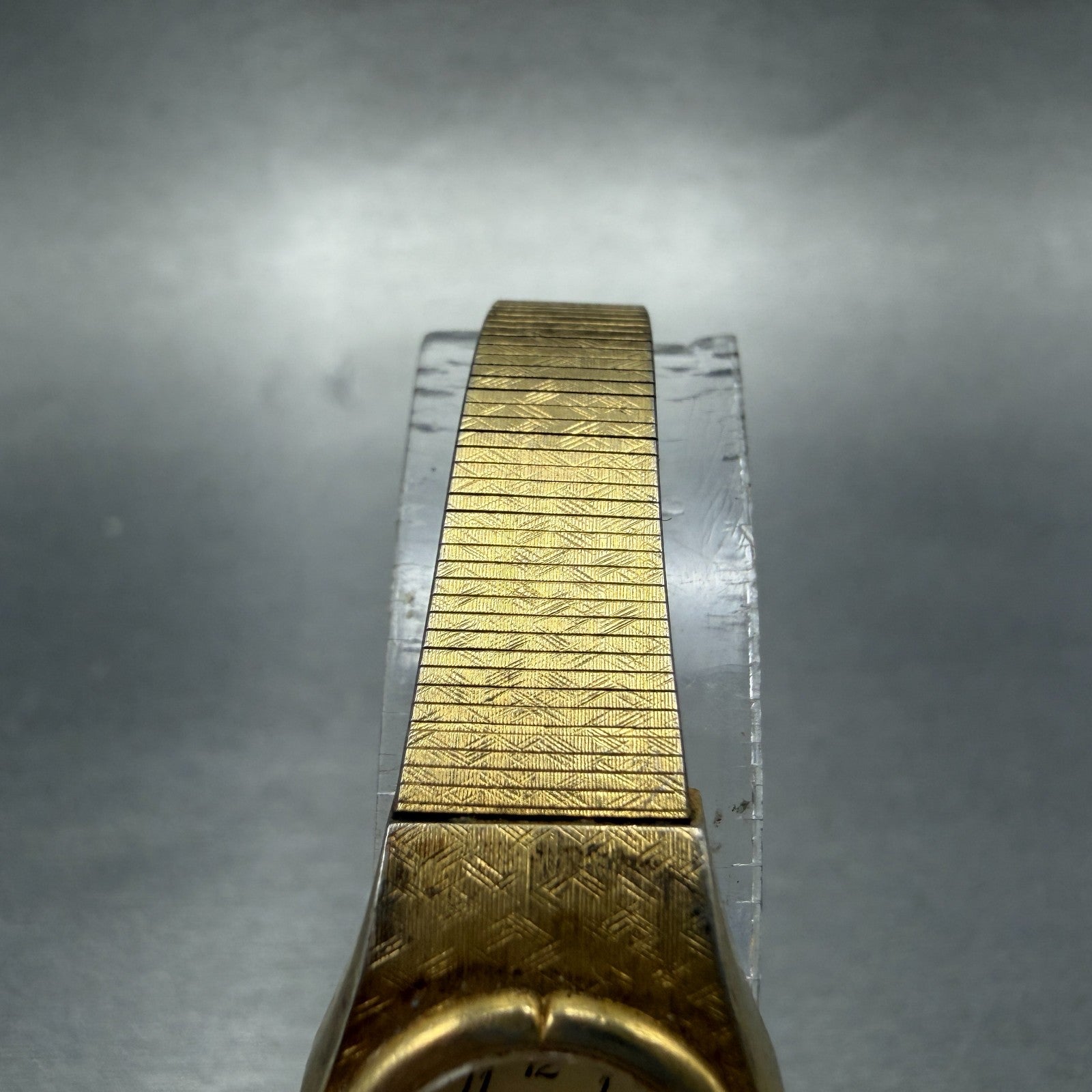 Citizen CQ Watch Women 17mm Champagne Dial Gold Tone Oval 2951-293886 New batt4