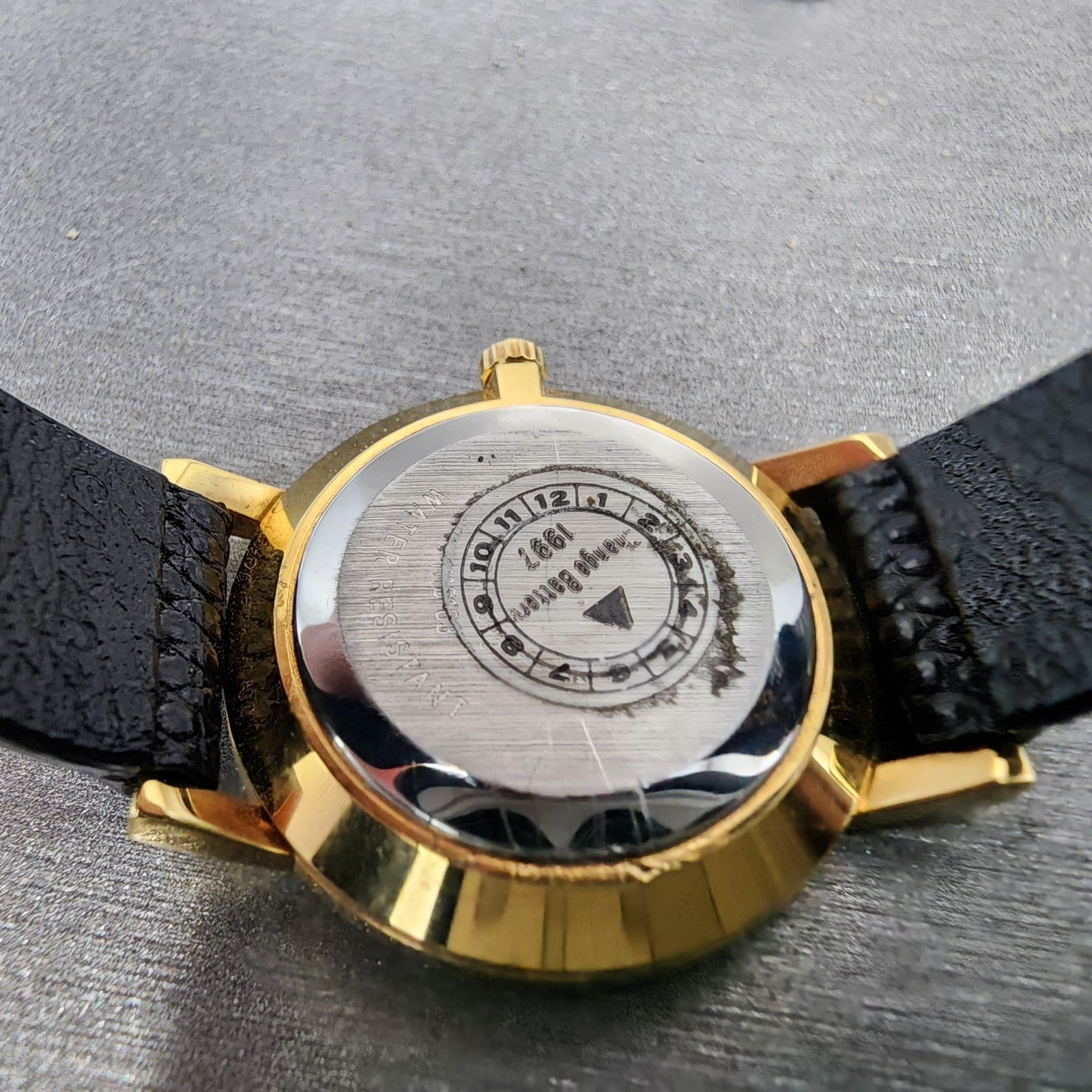Movado Muesum Watch Women 25mm Black Dial Gold Tone Round 87 A1 832 New Batt BNG9