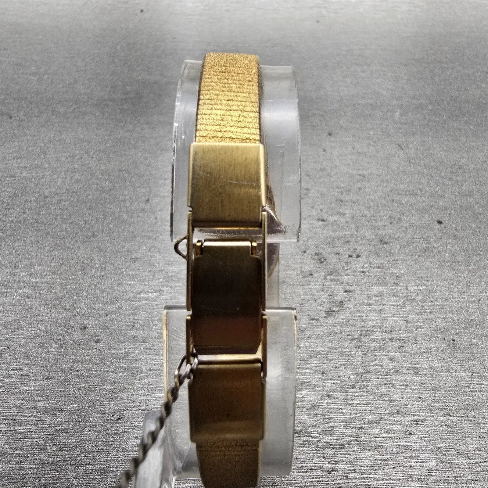 Seiko Watch Women 17mm Black Dial Gold Tone Oval 2Y00-5E29 New Battery Vintage7