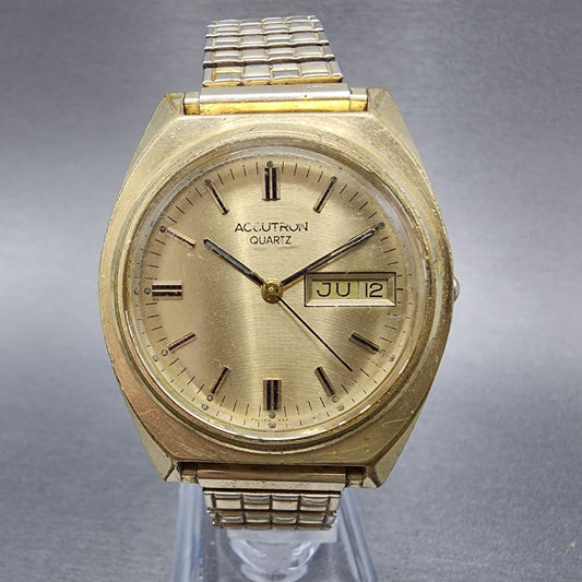 Bulova Accutron Watch Men 36mm Gold Dial Gold Tone Daydate 7256 PARTS0