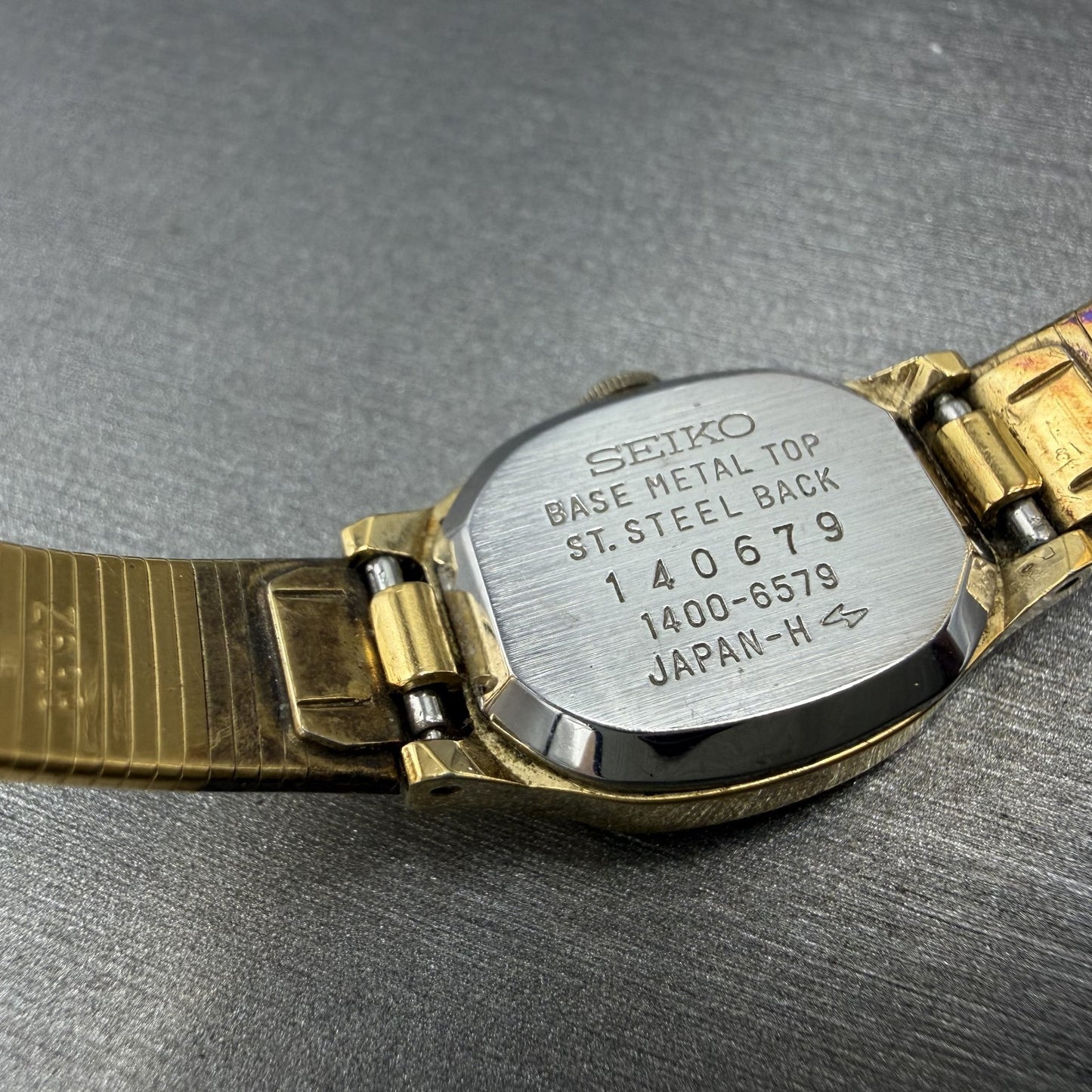 Seiko Watch Women 16mm Champagne Dial Gold Tone Rectangle 1400-6579 New Battery9