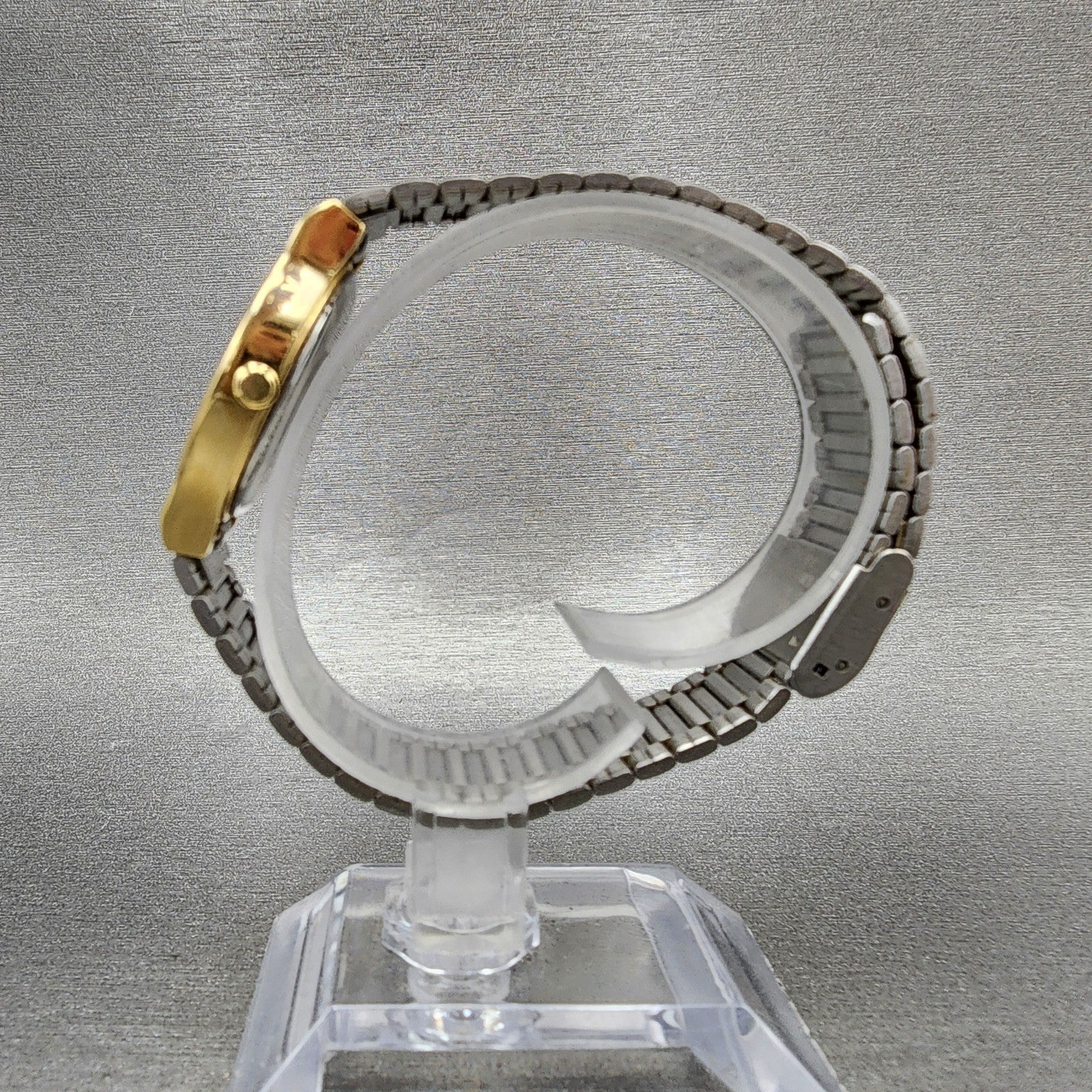 Seiko Watch Women 28mm Champagne Dial Gold Tone Round 5y916010 New Battery6