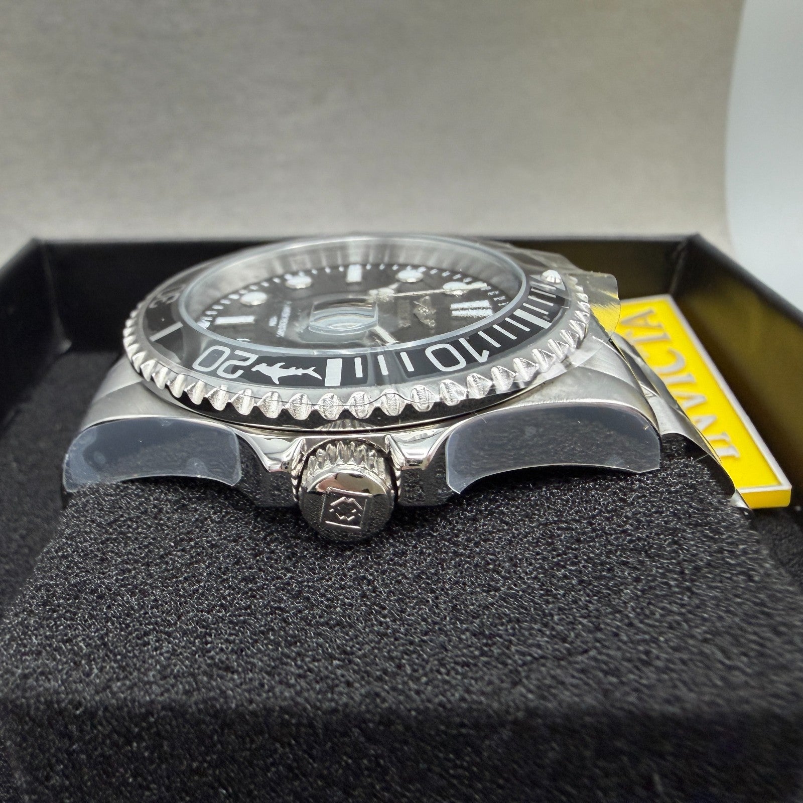 Invicta Pro Diver Watch Men 43mm Black Dial Silver Tone Date Round 300185