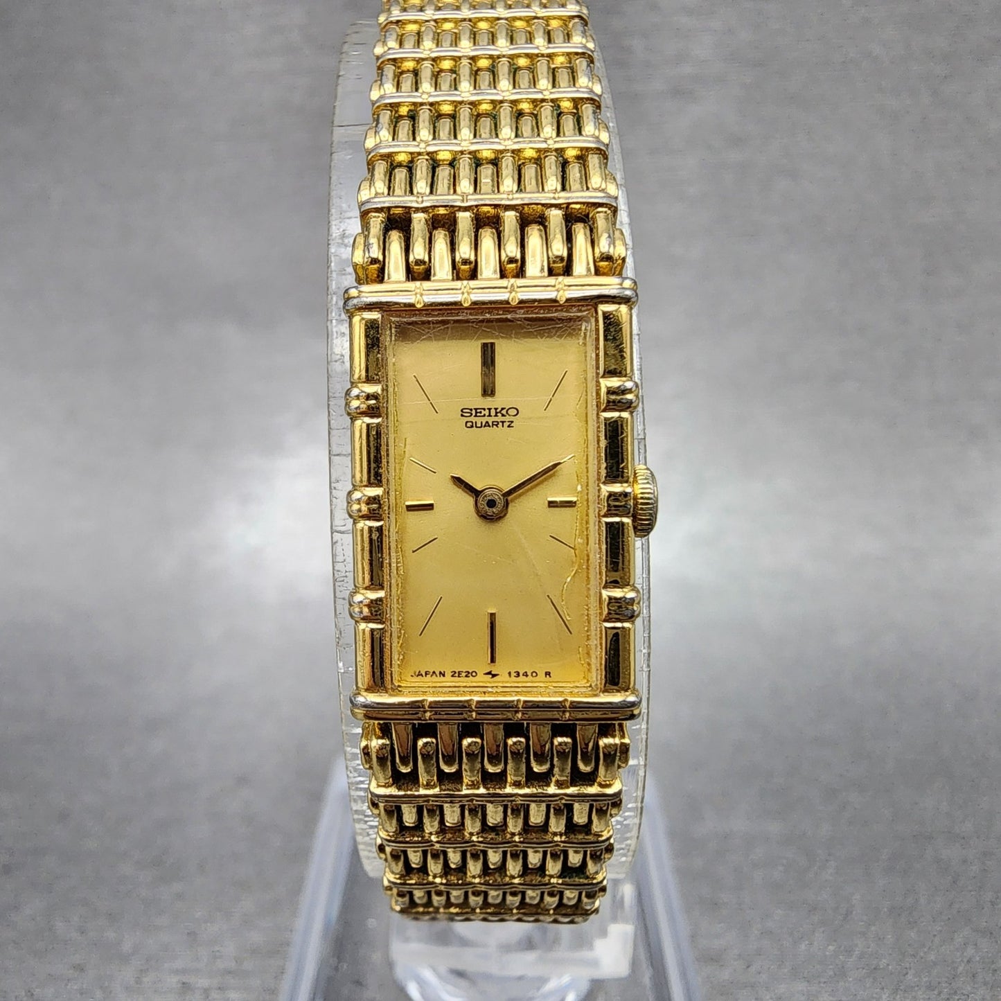 Seiko Tank Watch Women 12mm Champagne Dial Gold Tone 2e206109 New Battery0