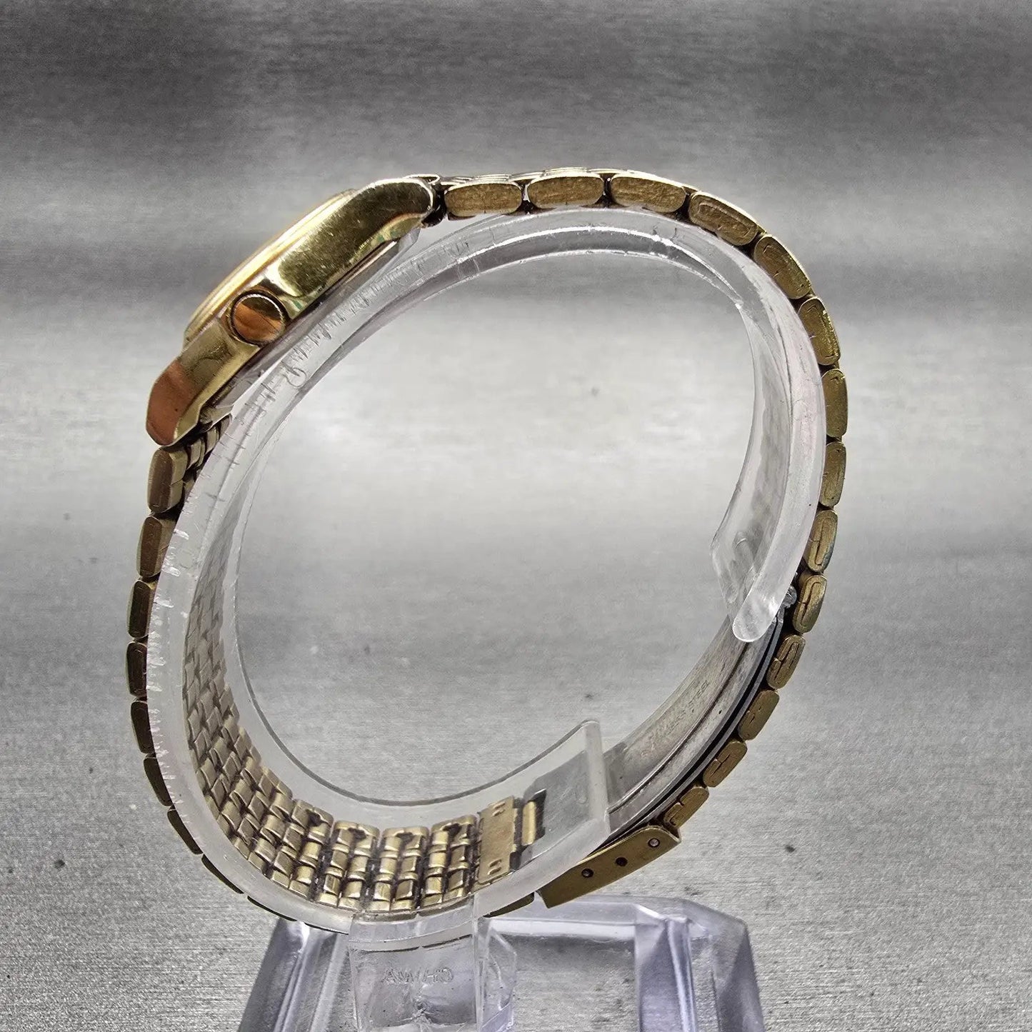 Citizen CQ Watch Women 20mm Champagne Dial Gold Tone Round 3220-916719 New Batt6