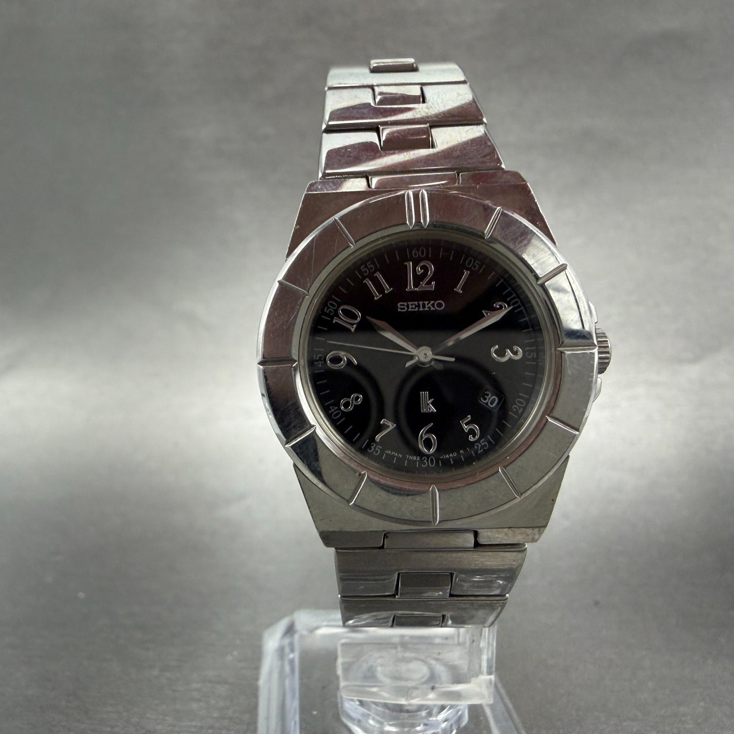 Seiko Lukia Watch Women 28mm Black Dial Silver Tone Date 7N82-0620 New Battery5