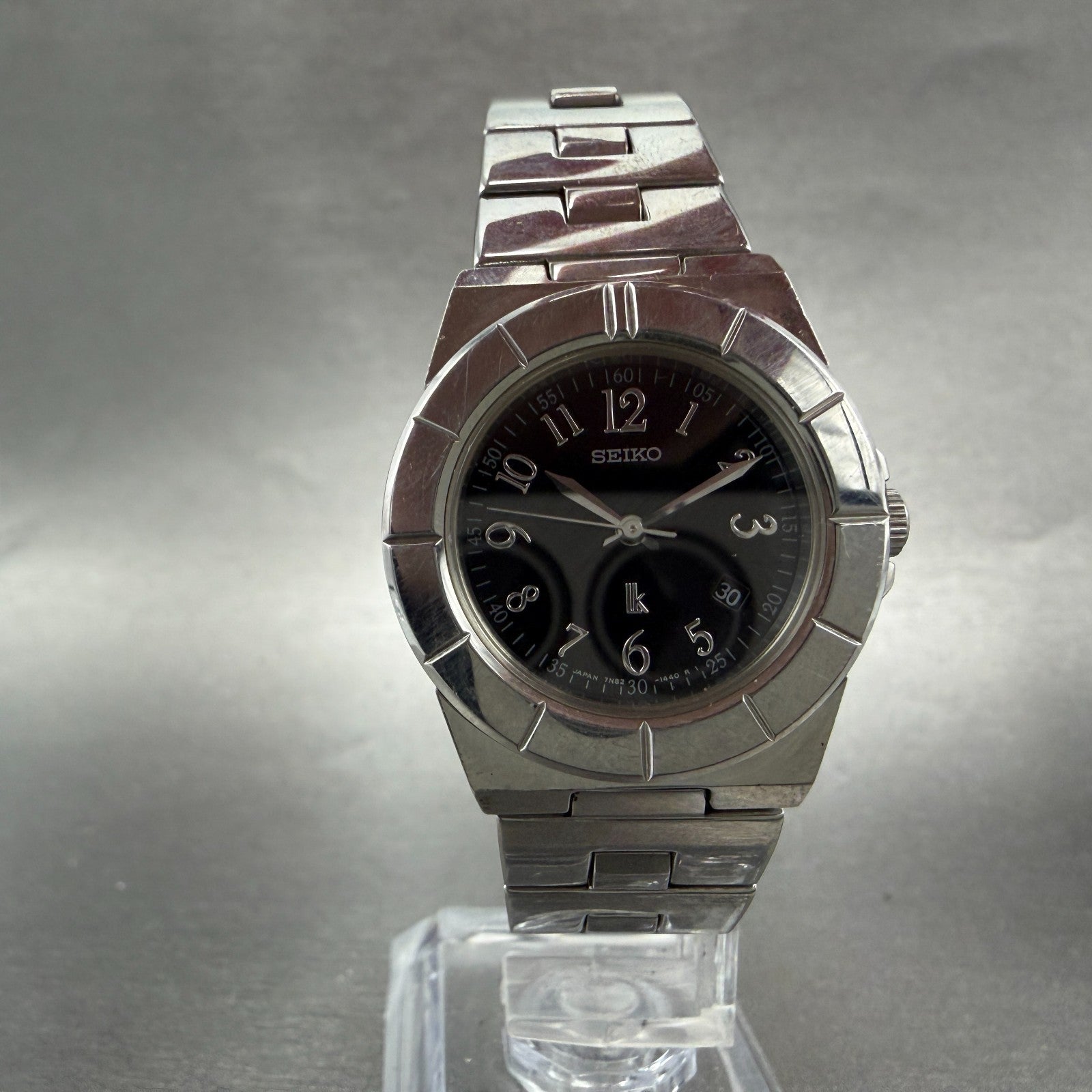 Seiko Lukia Watch Women 28mm Black Dial Silver Tone Date 7N82-0620 New Battery5