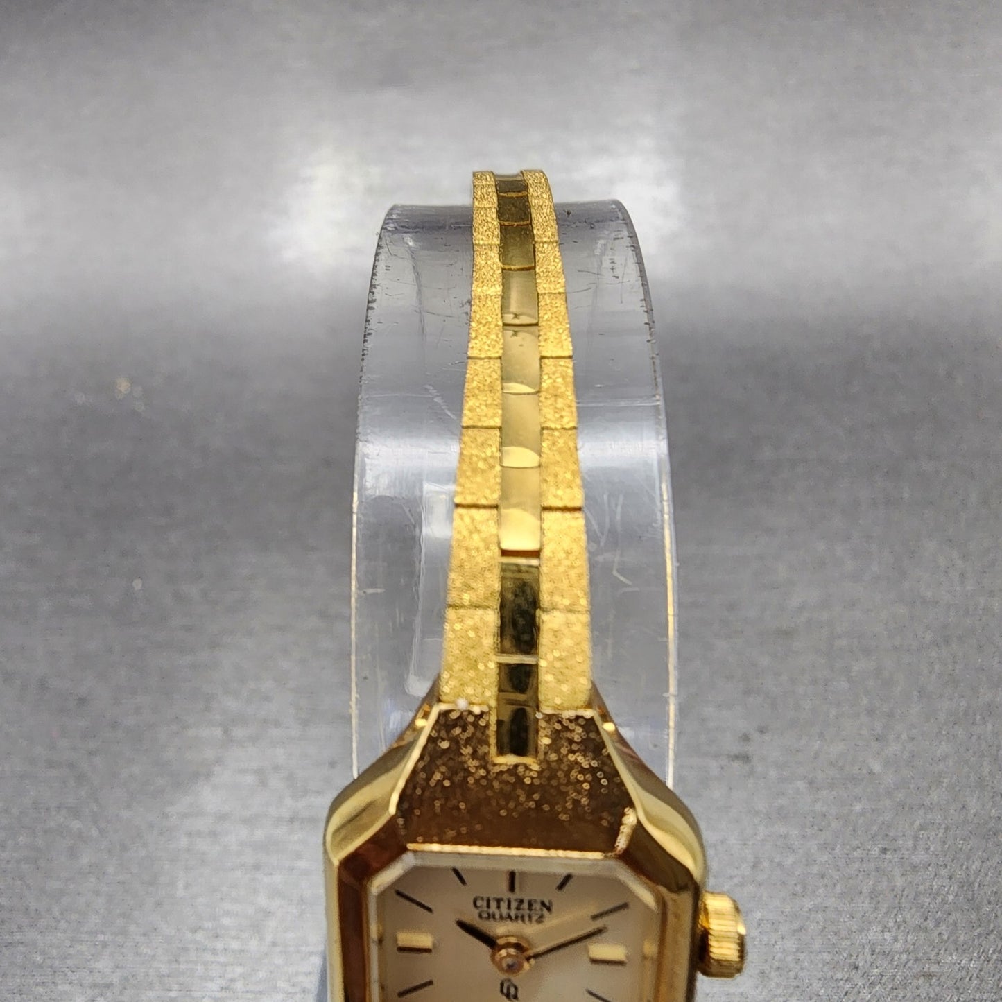 Citizen Watch Women 17mm Champagne Dial Gold Tone NOS 3220890809 New Battery6