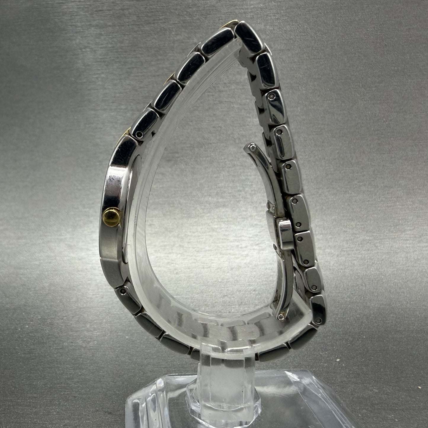 Movado Museum Watch Women 25mm Black Dial Two Tone Round 81 A1 1842 New Battery6