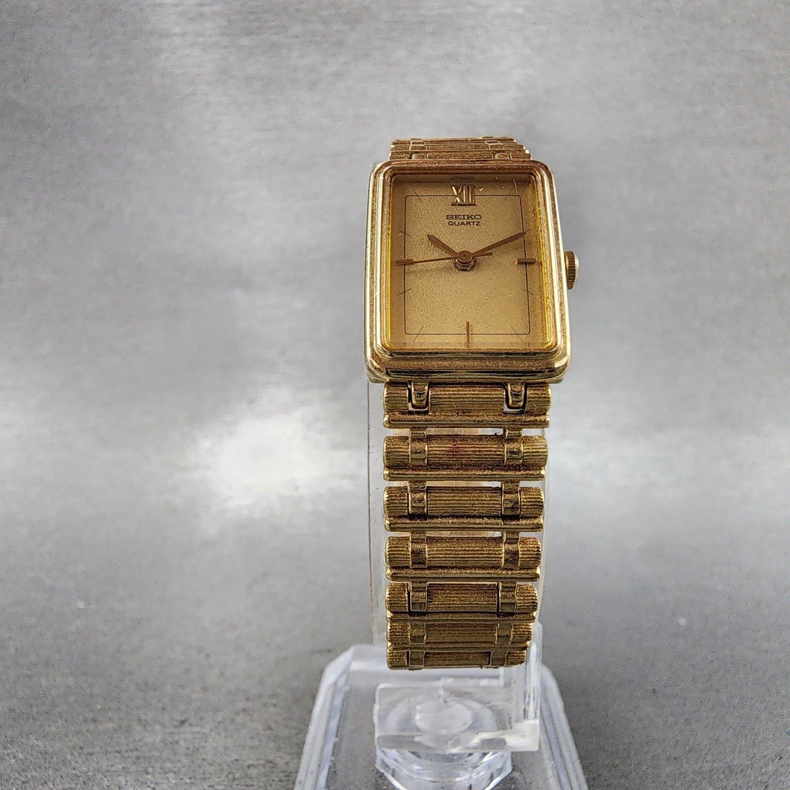 Seiko Tank Watch Women 17mm Champagne Dial Gold Tone 12215700 New Battery5