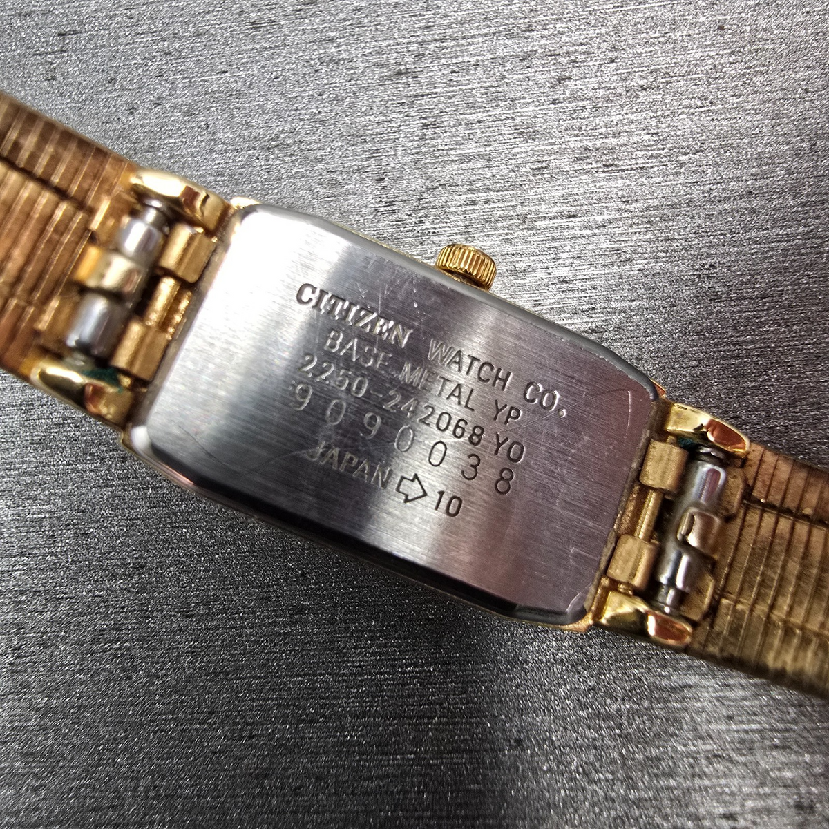 Citizen CQ Watch Women 13mm Gold Dial Gold Tone Rectangle 2250-242068 New Batt10