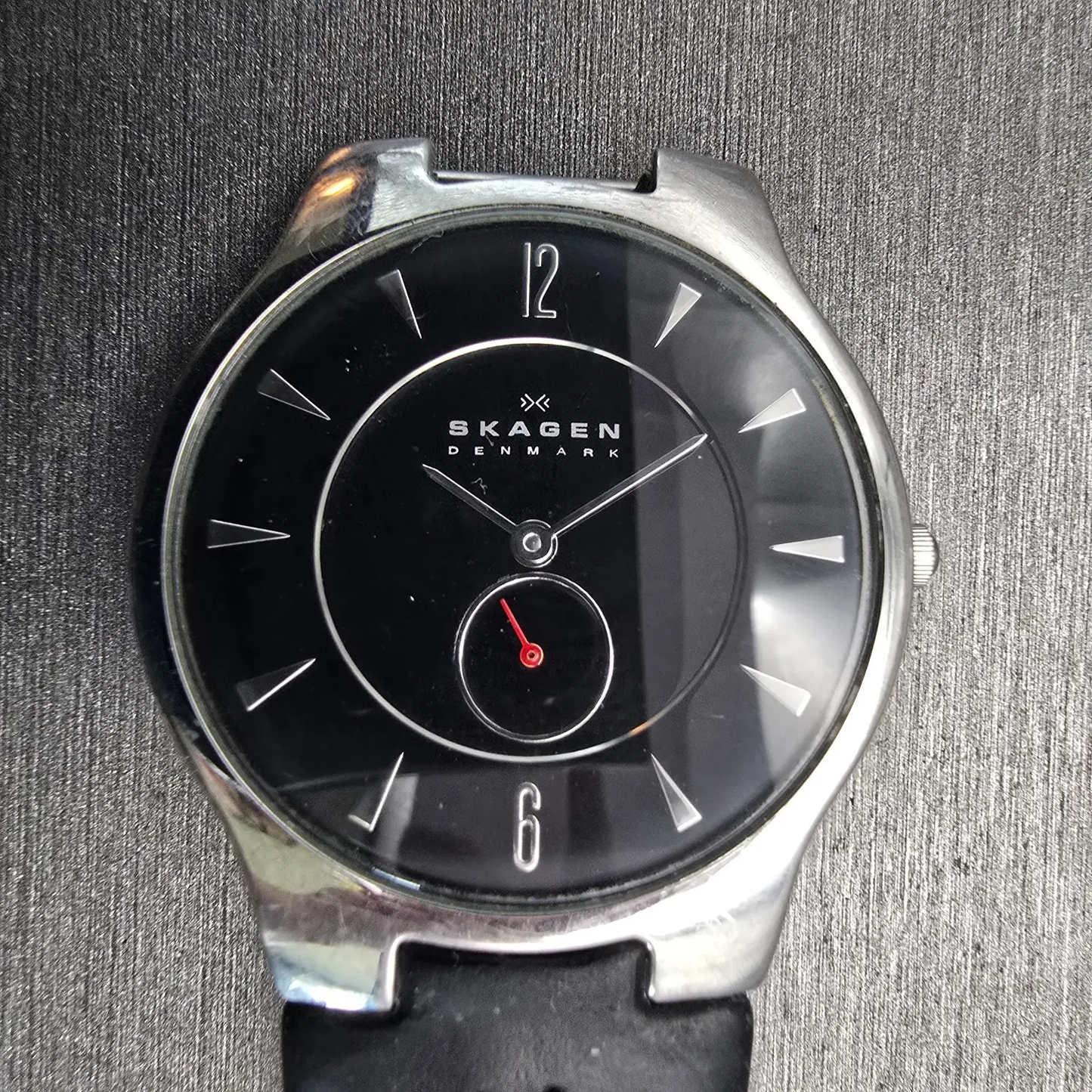 Skagen Denmark Watch Men 34mm Black Dial Silver Tone Round 433LSLB New Battery1