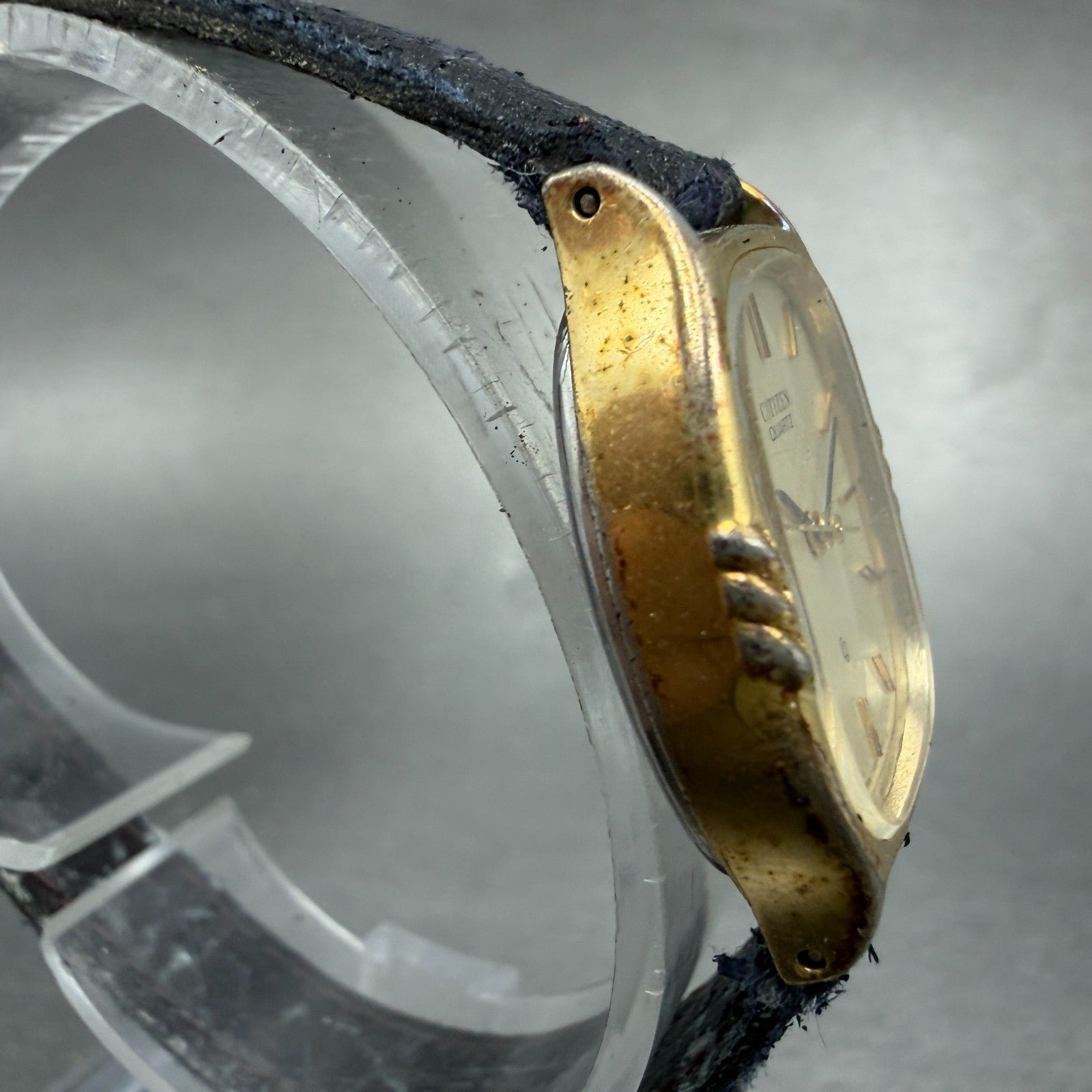 Citizen CQ Watch Women 22mm Champagne Dial Gold Tone Rectangle 7530-751655 Runs3