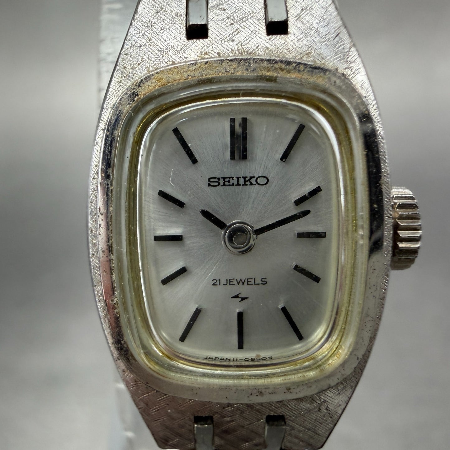 Seiko Tank Watch Women 15mm Silver Dial Silver Tone Manual 11-3350 Runs Vintage1