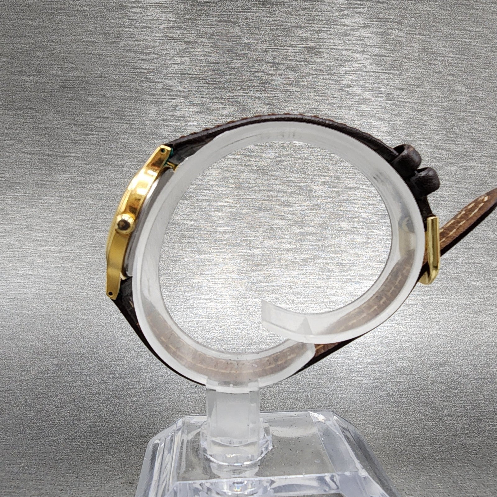 Seiko Watch Women 26mm White Dial Gold Tone Round V7006091 New Battery B12346