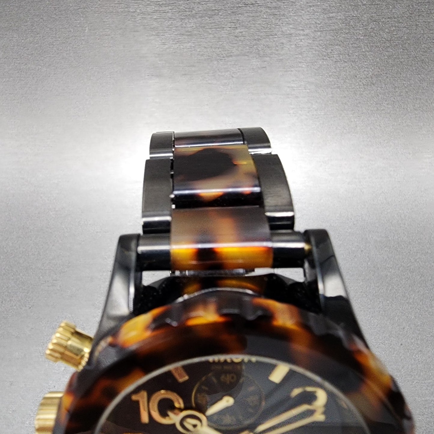 Nixon 4220 Chrono Watch Women 42mm Black Dial Black Tortoise Date New Battery5