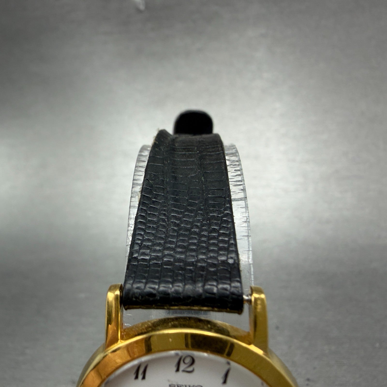 Seiko Watch Women 26mm White Dial Gold Tone Round 1N00-0A29 New Battery Leather4