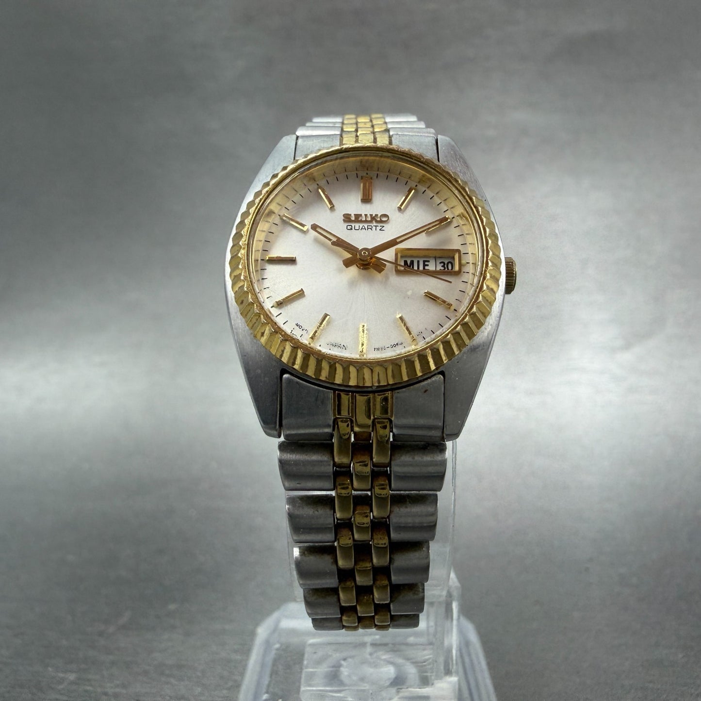 Seiko Watch Women 25mm White Dial Two Tone Daydate Round 7n83-0041 New Batt HJ65
