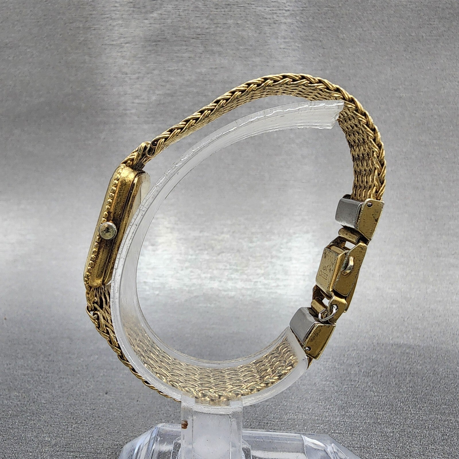 Seiko Tank Watch Women 19mm Champagne Dial Gold Tone 14005140 New Battery6