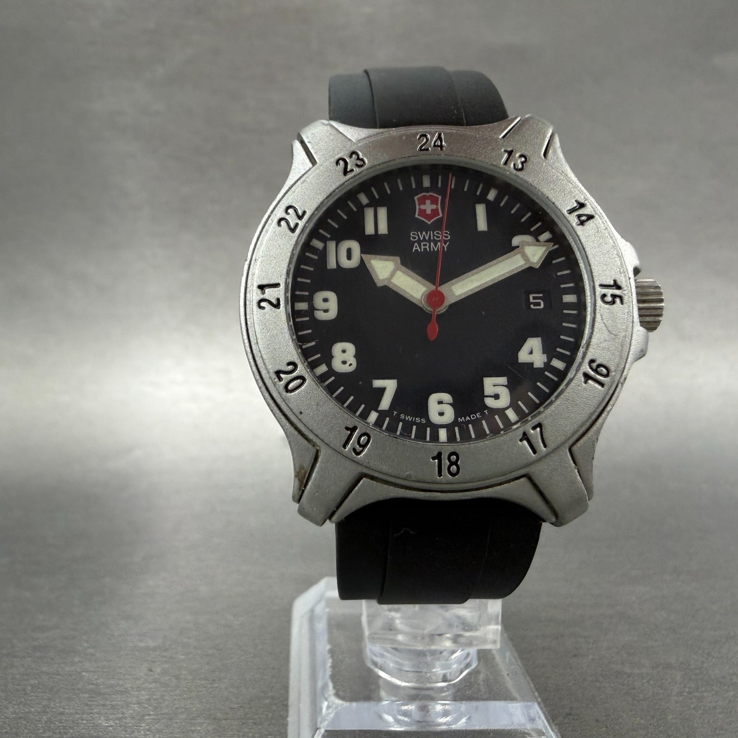 Swiss Army Watch Men 39mm Black Dial Silver Tone Round MK-5057 New Battery VTG5