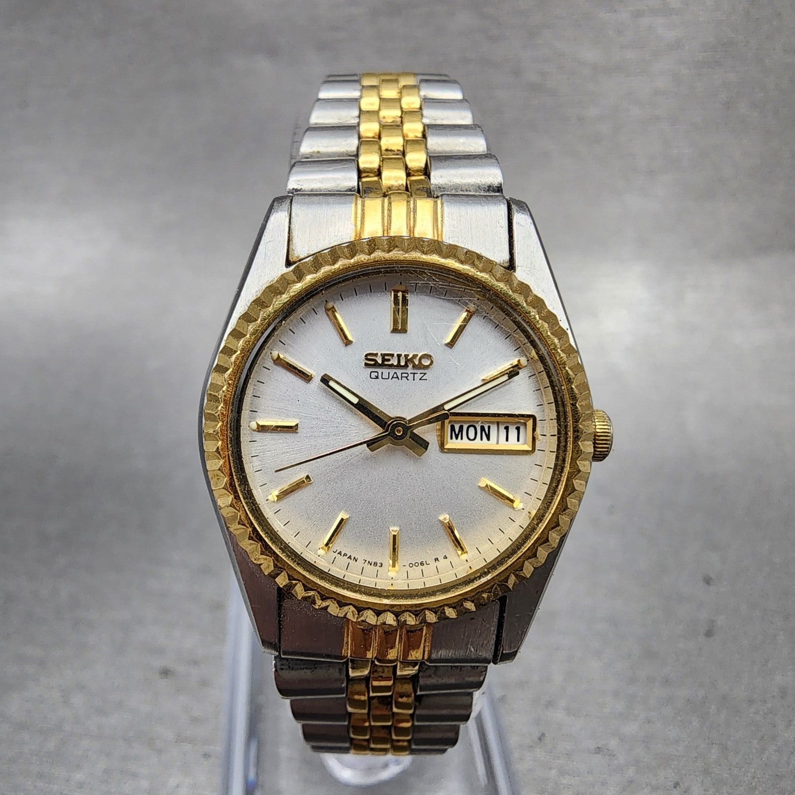 Seiko Watch Women 24mm White Dial Two Tone Daydate Round 7N830049 New Batt AB120