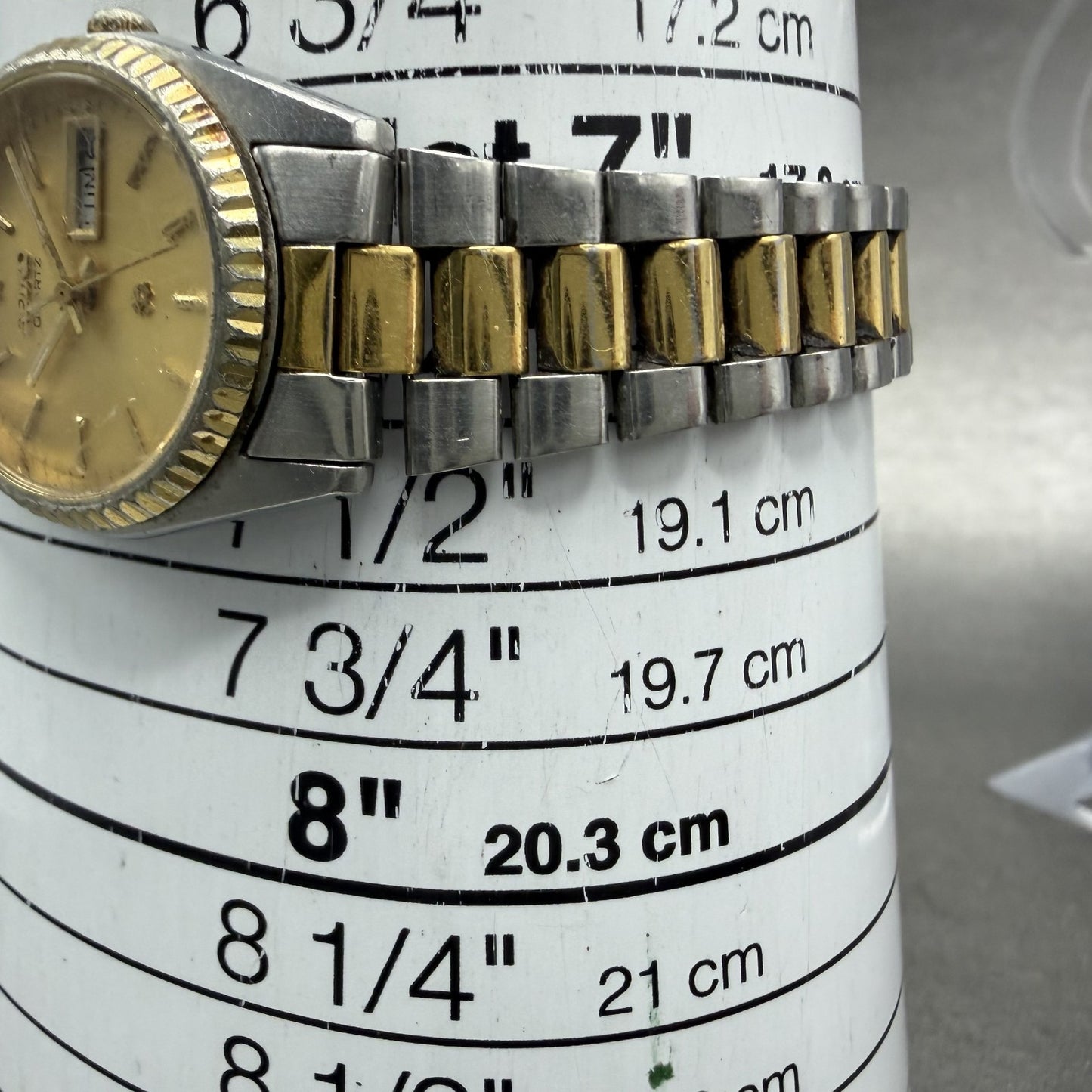 Seiko SQ Watch Women 24mm Gold Dial Two Tone Daydate Round 3E23-0A60 New Batt KD10
