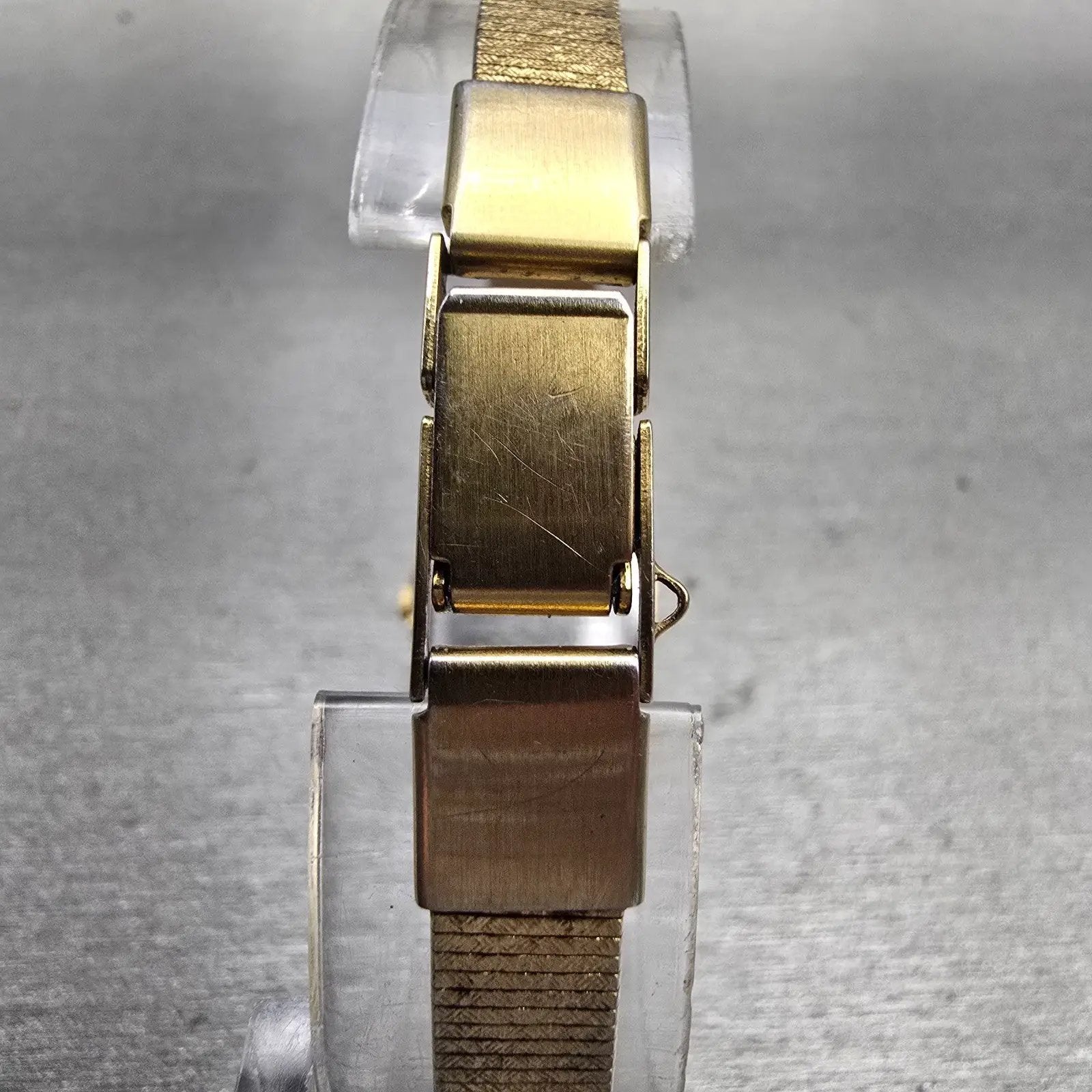 Seiko Watch Women 19mm Ivory Dial Gold Tone Round V401-1819 New Battery Vintage7