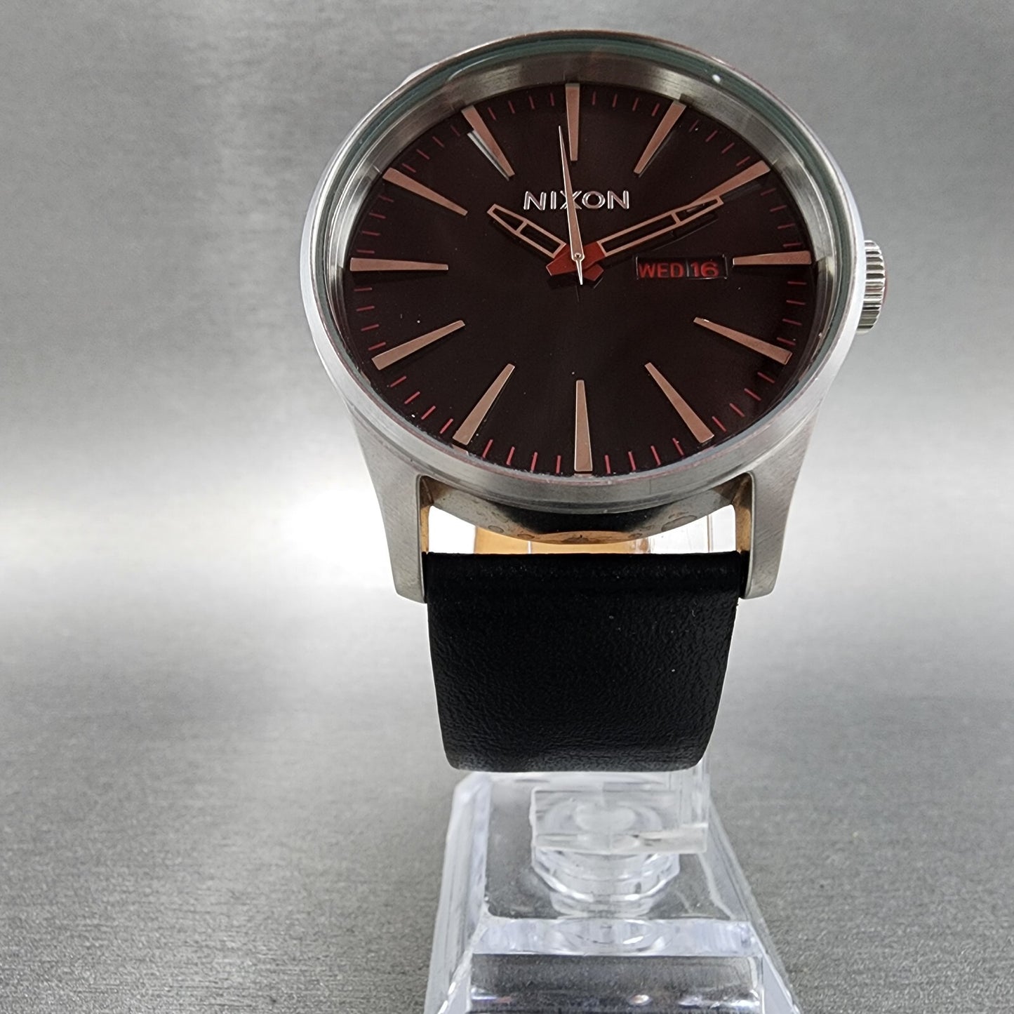 Nixon The Sentry Watch Men 42mm Black Dial Steel Daydate Round New Battery5