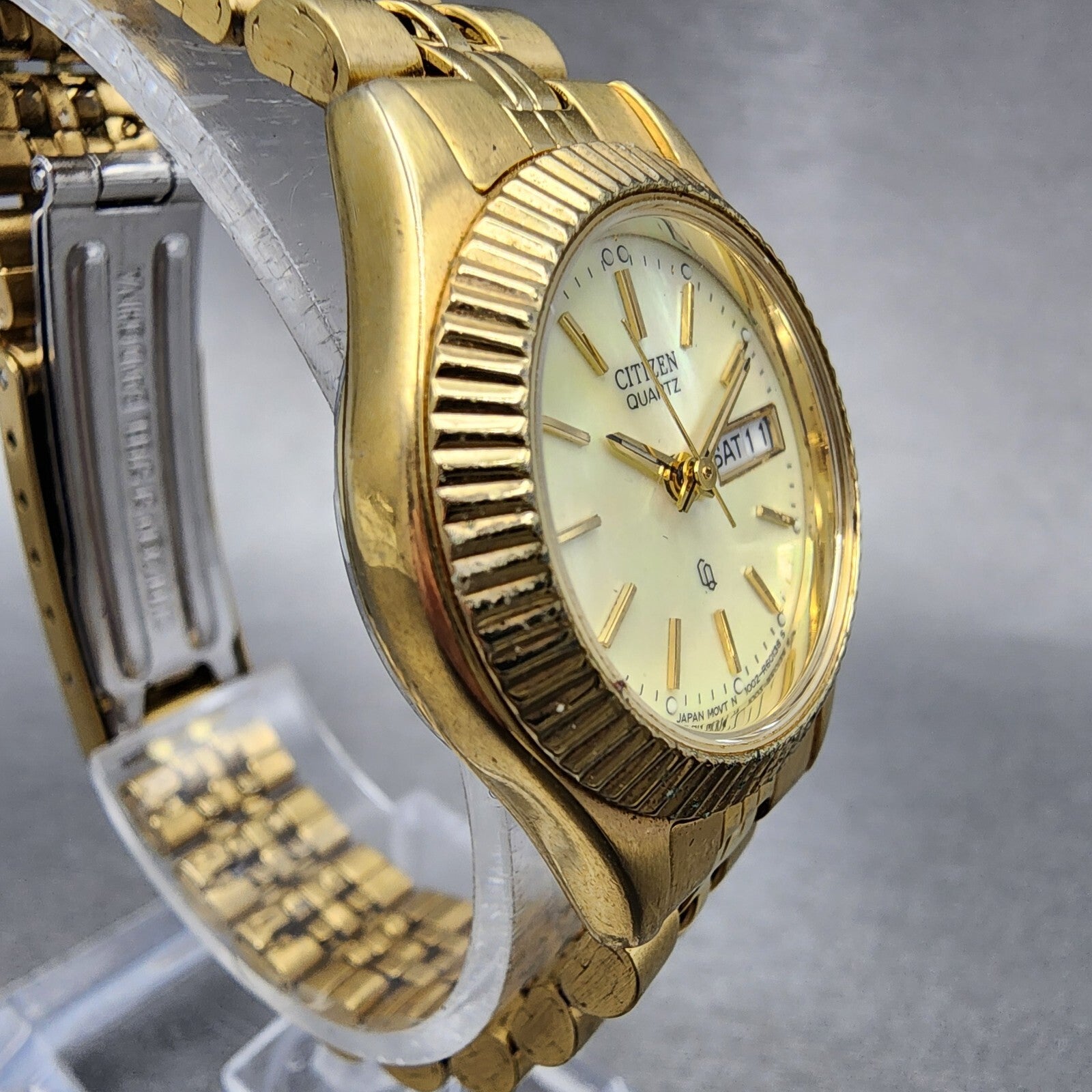 Citizen CQ President Watch Women 26mm MOP Dial Gold Tone Daydate Round New Batt3