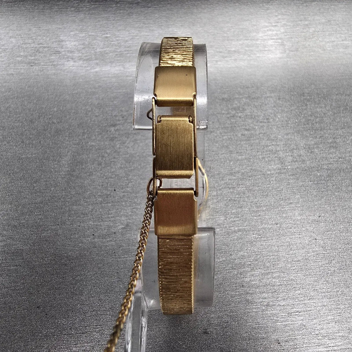 Citizen CQ Watch Women 16mm Black Dial Gold Oval 5920-S49615 New Battery JP47