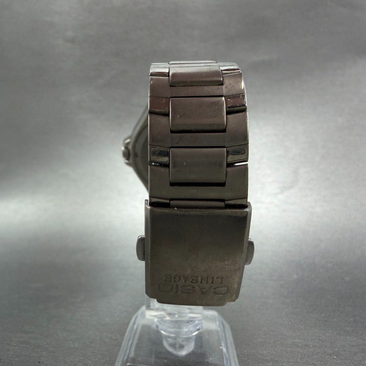 Casio Lineage Titanium Watch Men 38mm Silver Dial Daydate LIN-171J New Battery L7