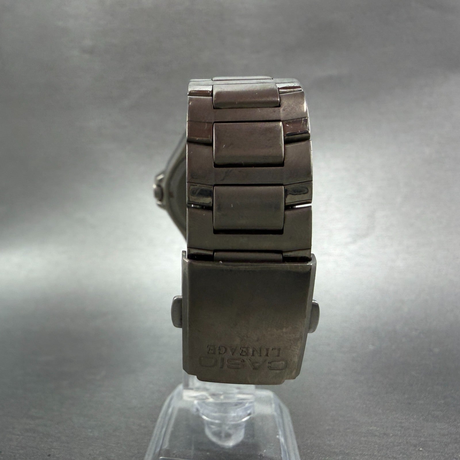 Casio Lineage Titanium Watch Men 38mm Silver Dial Daydate LIN-171J New Battery L7